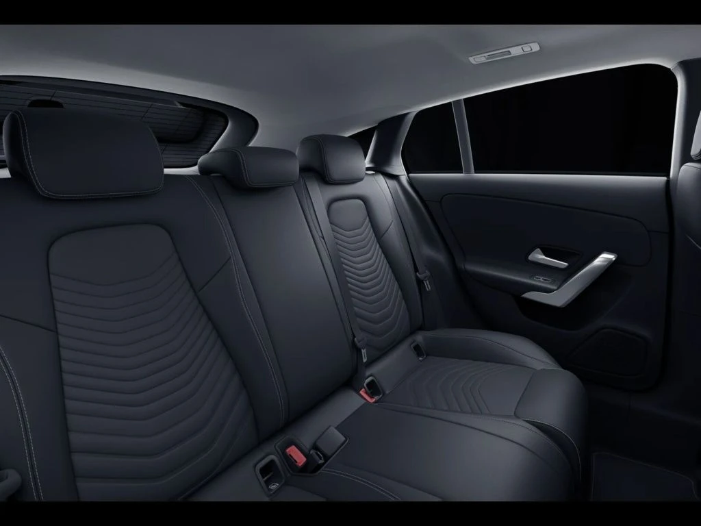 Mercedes-Benz-CLA 250-image-11