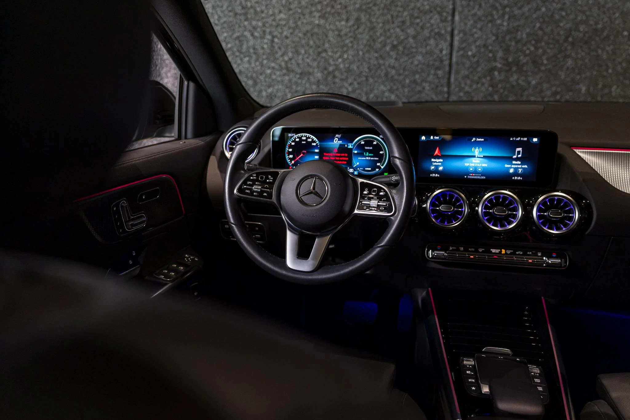 Mercedes-Benz-EQA-image-17