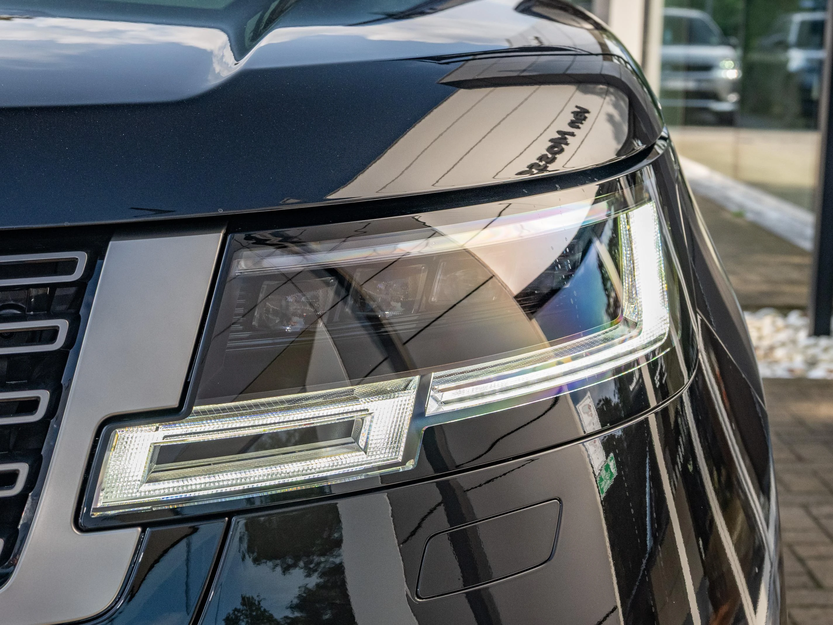 Land Rover-Range Rover-image-28