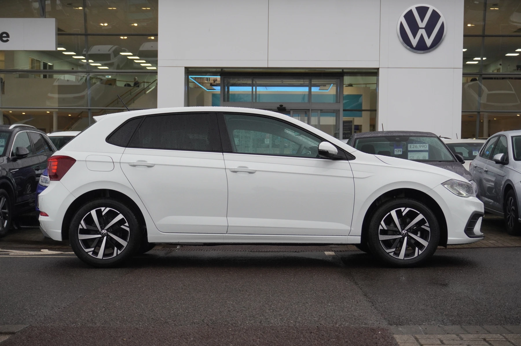 Volkswagen-Polo-image-3