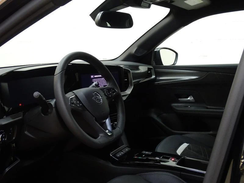 Opel Mokka 1.2T Ultimate automaat VERWACHT