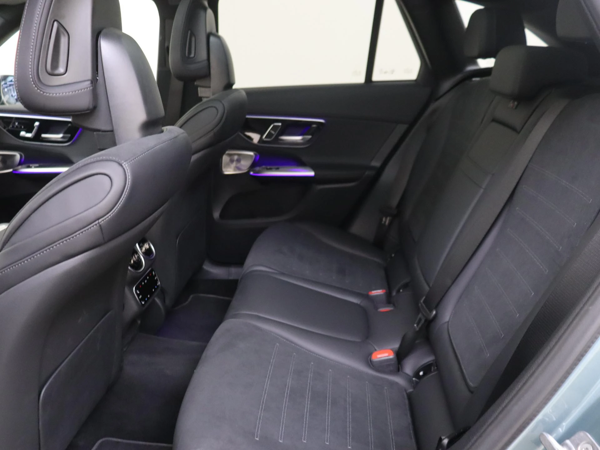Mercedes-Benz-GLC-image-15