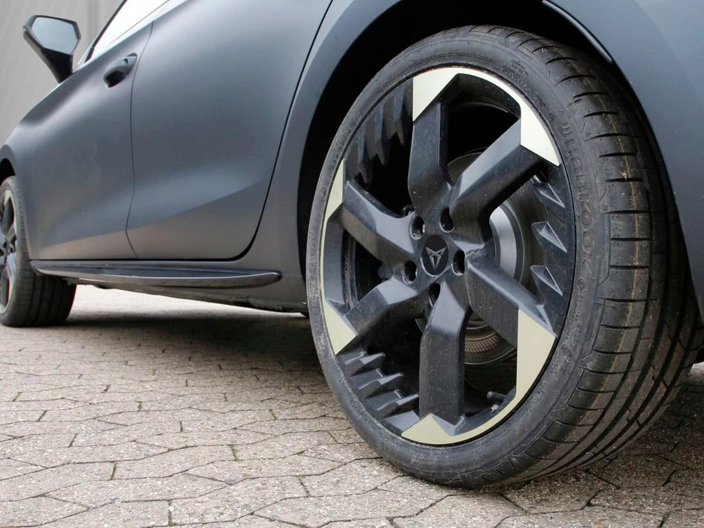 CUPRA Leon Sportstourer 2.0 TSI UPE 65.235 VZ Tribe Ed