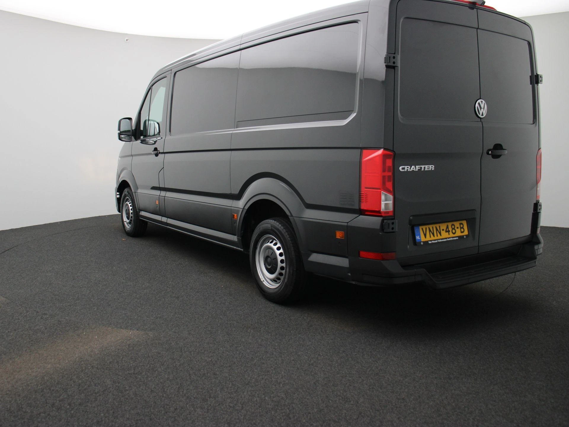 Volkswagen-Crafter-image-1