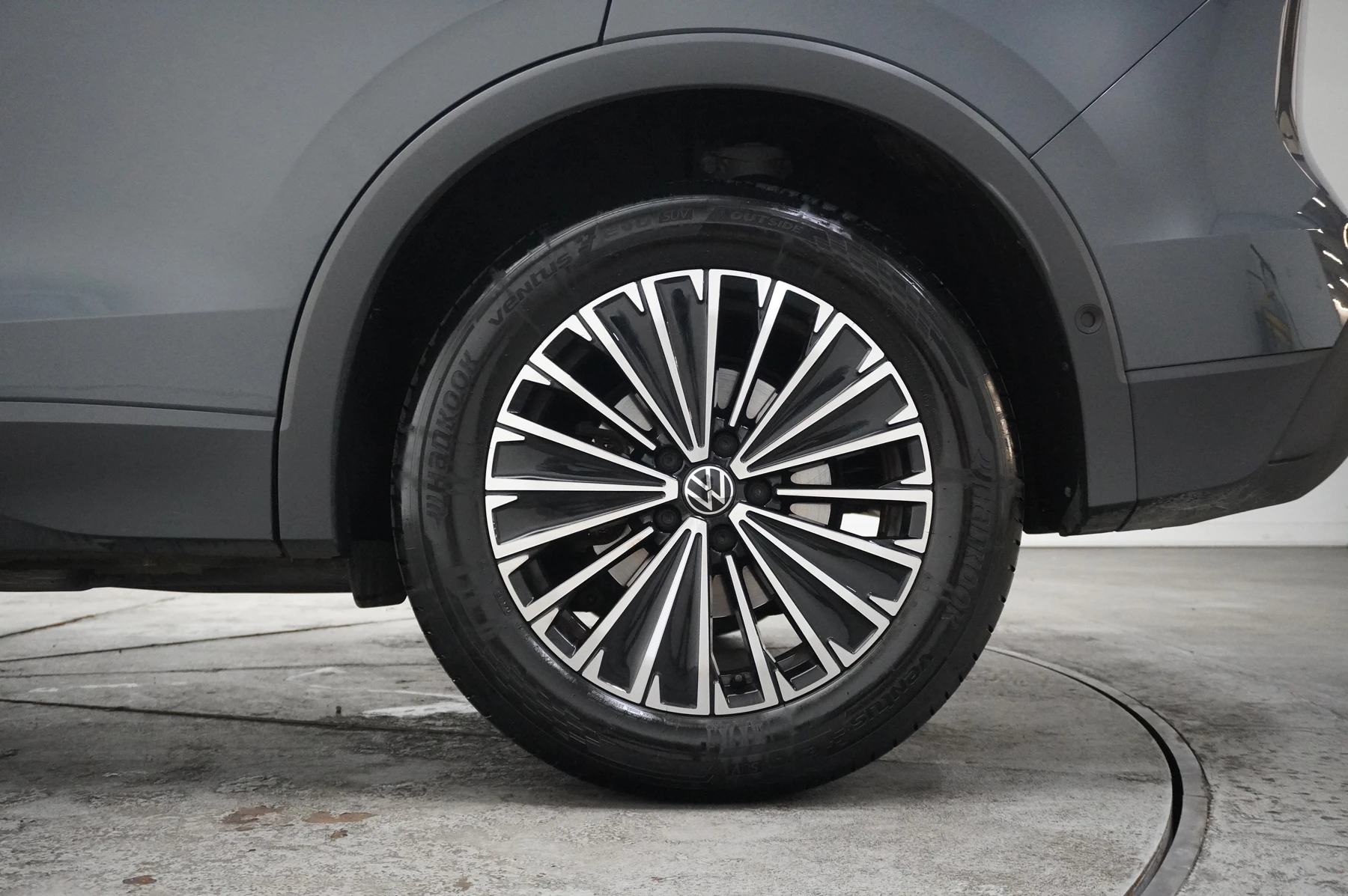 Volkswagen-Tiguan-image-18