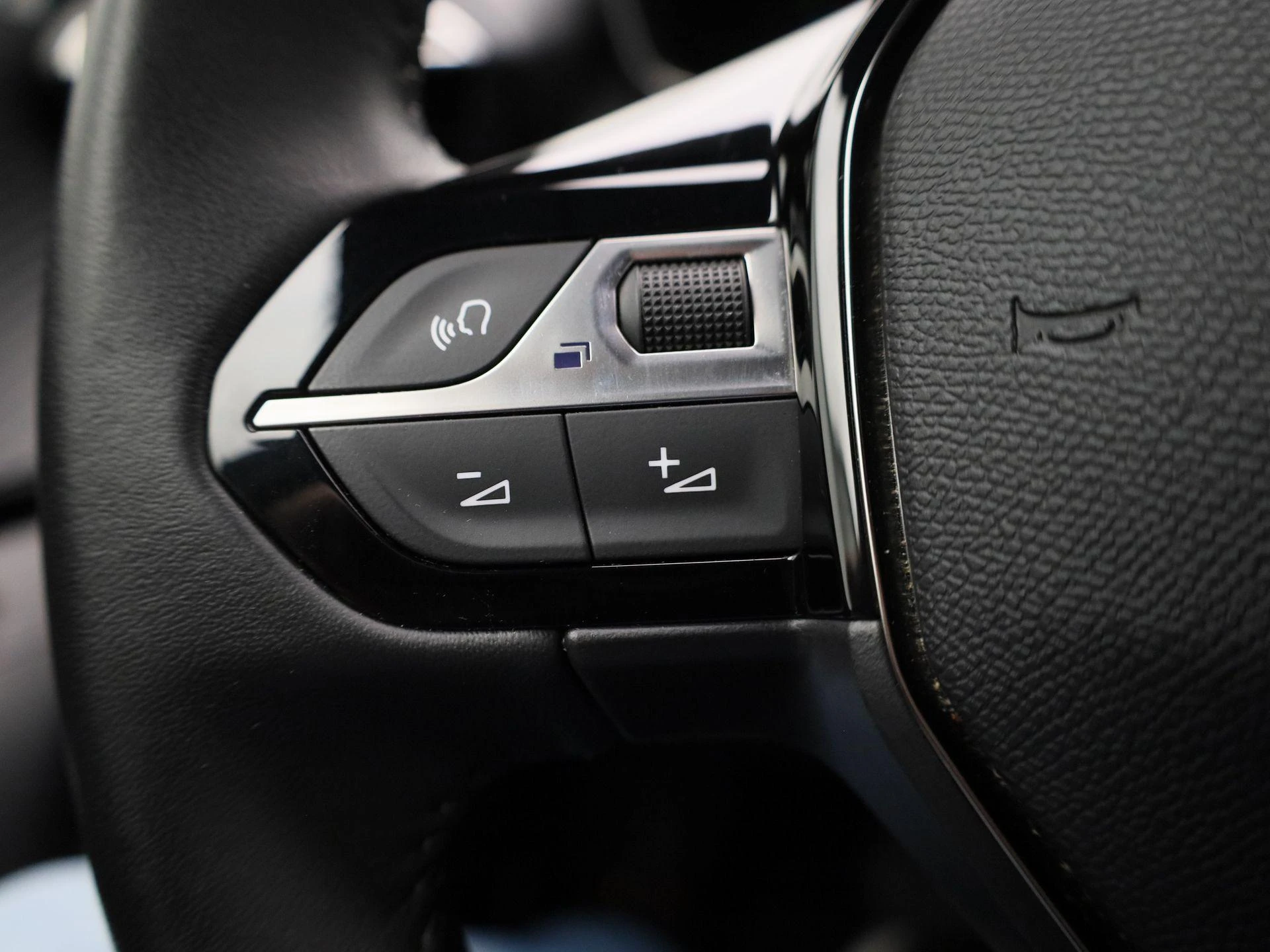 Peugeot-e-2008-image-20