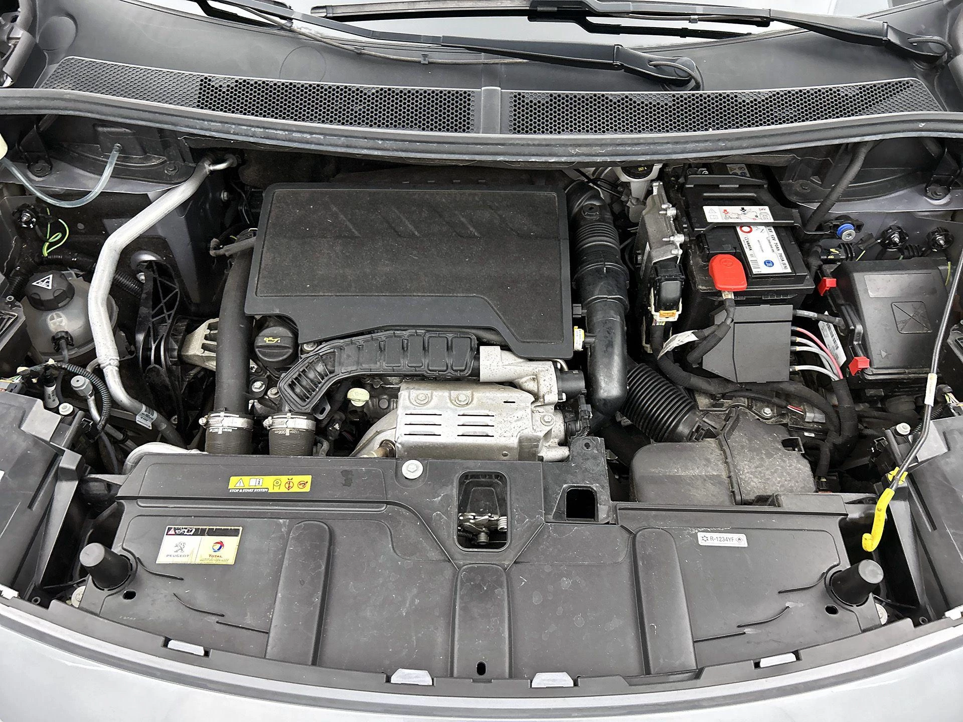 Peugeot 3008 1.2 PureTech Blue Lease Executive