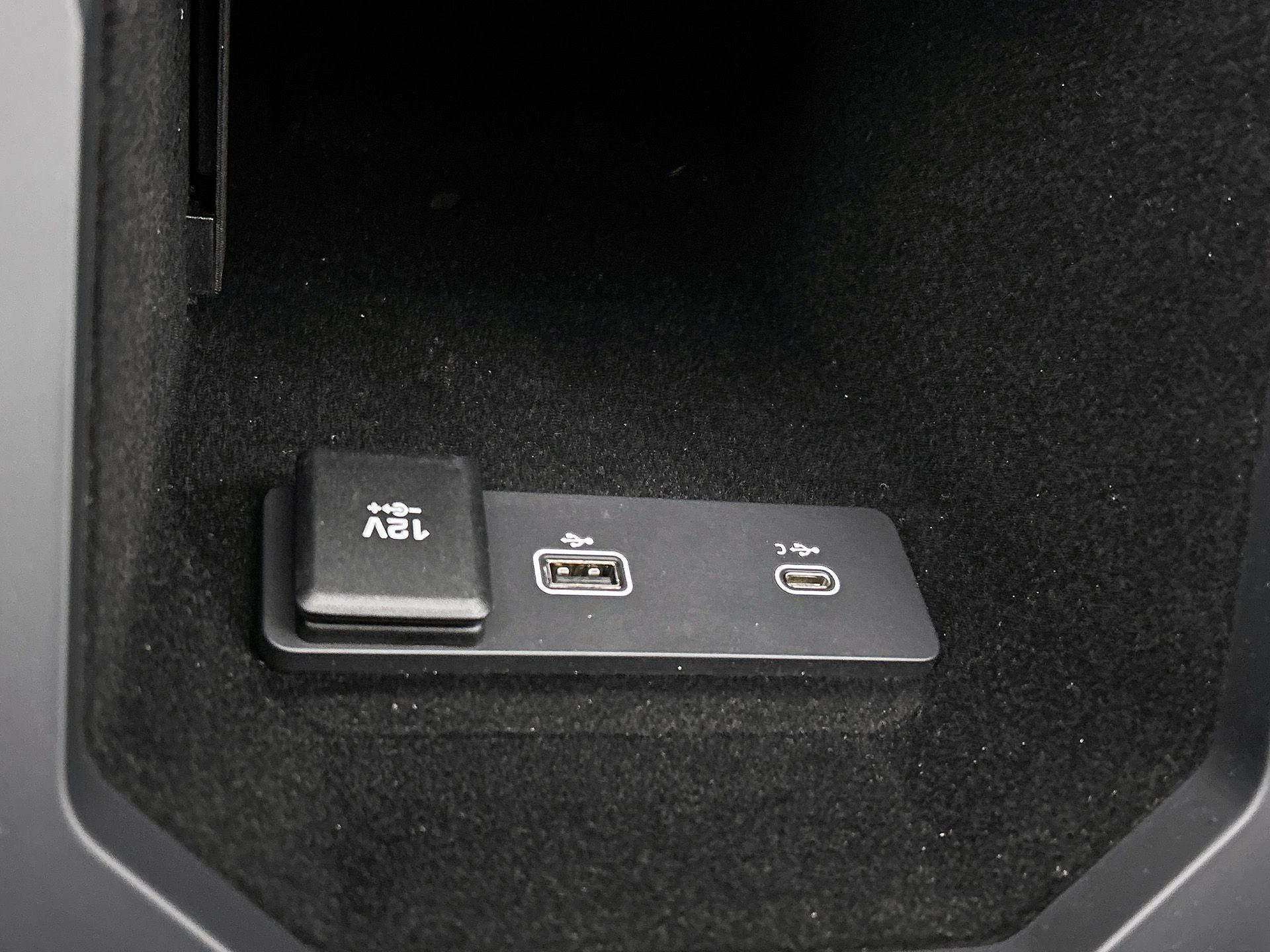 Jaguar-I-PACE-image-31