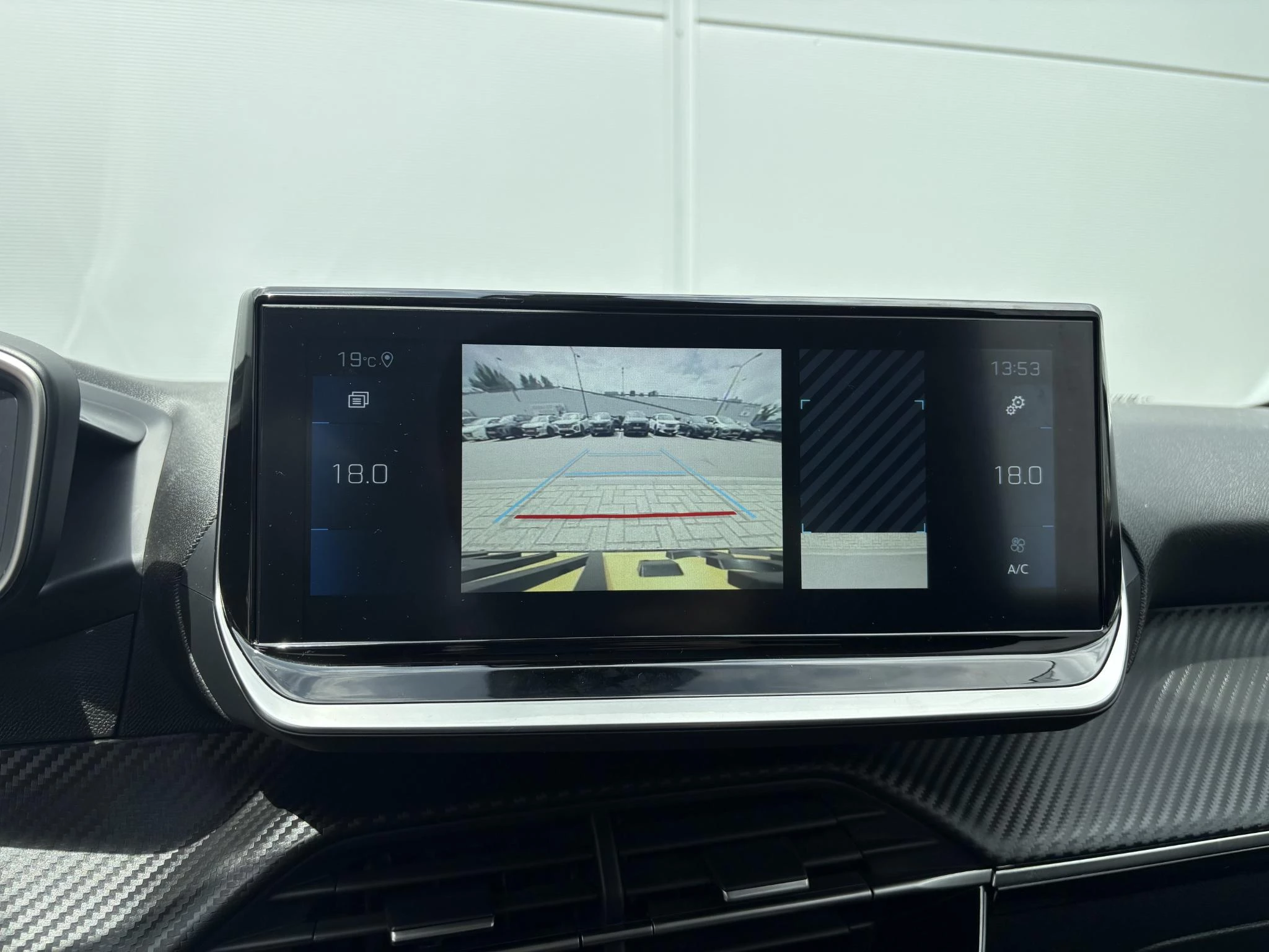 Peugeot-208-image-17