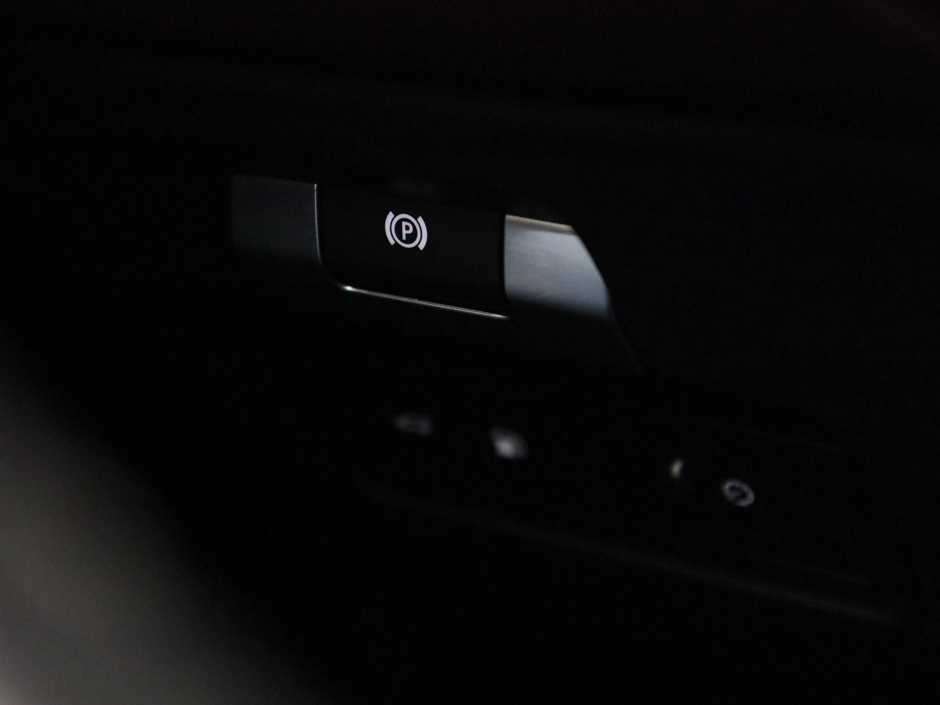 Land Rover-Range Rover Evoque-image-23