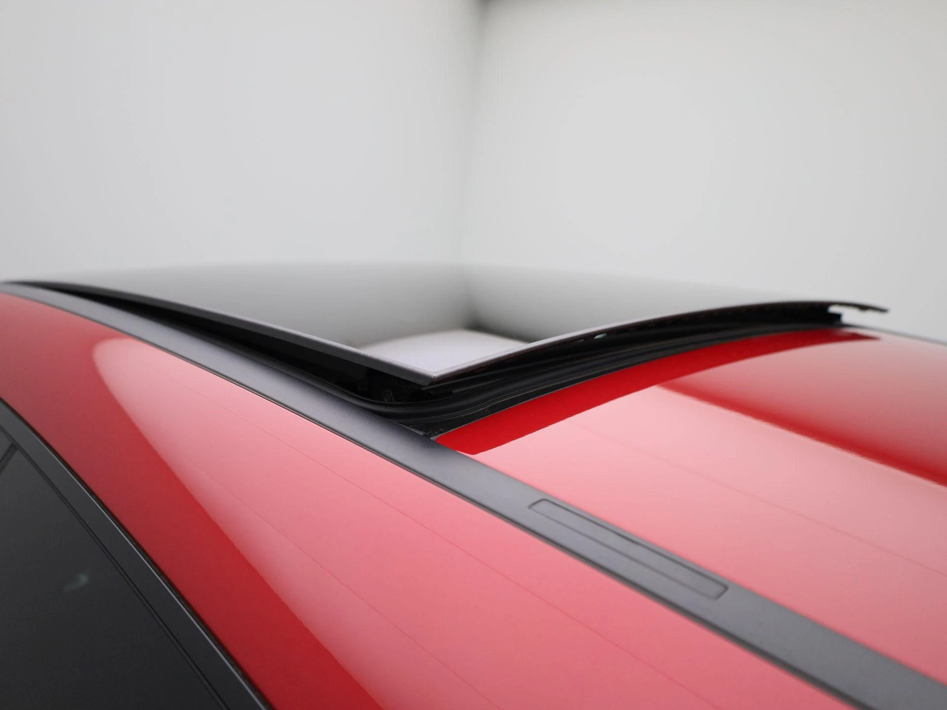 Mercedes-Benz-CLA-image-37