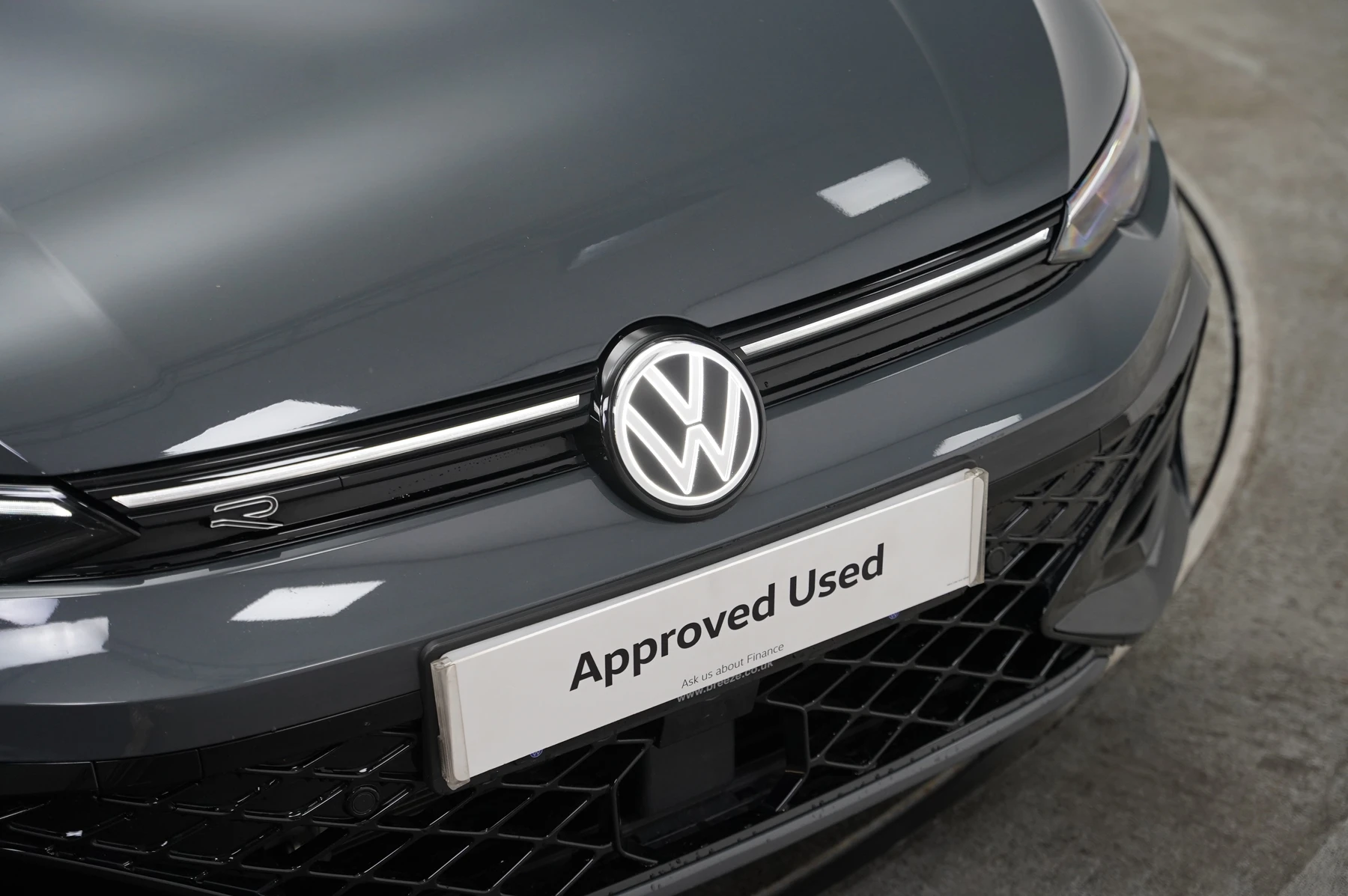 Volkswagen-Golf-image-38