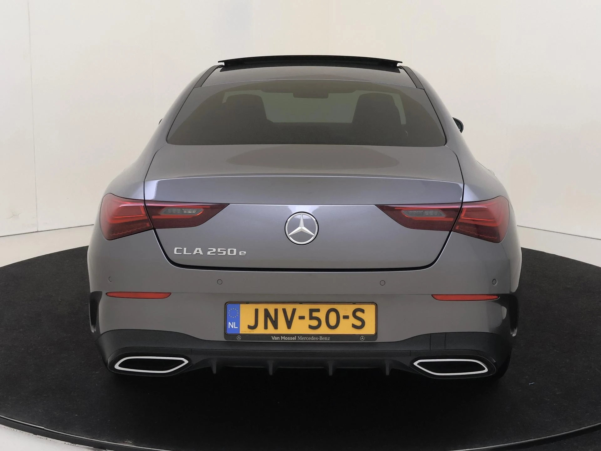 Mercedes-Benz-CLA-image-6
