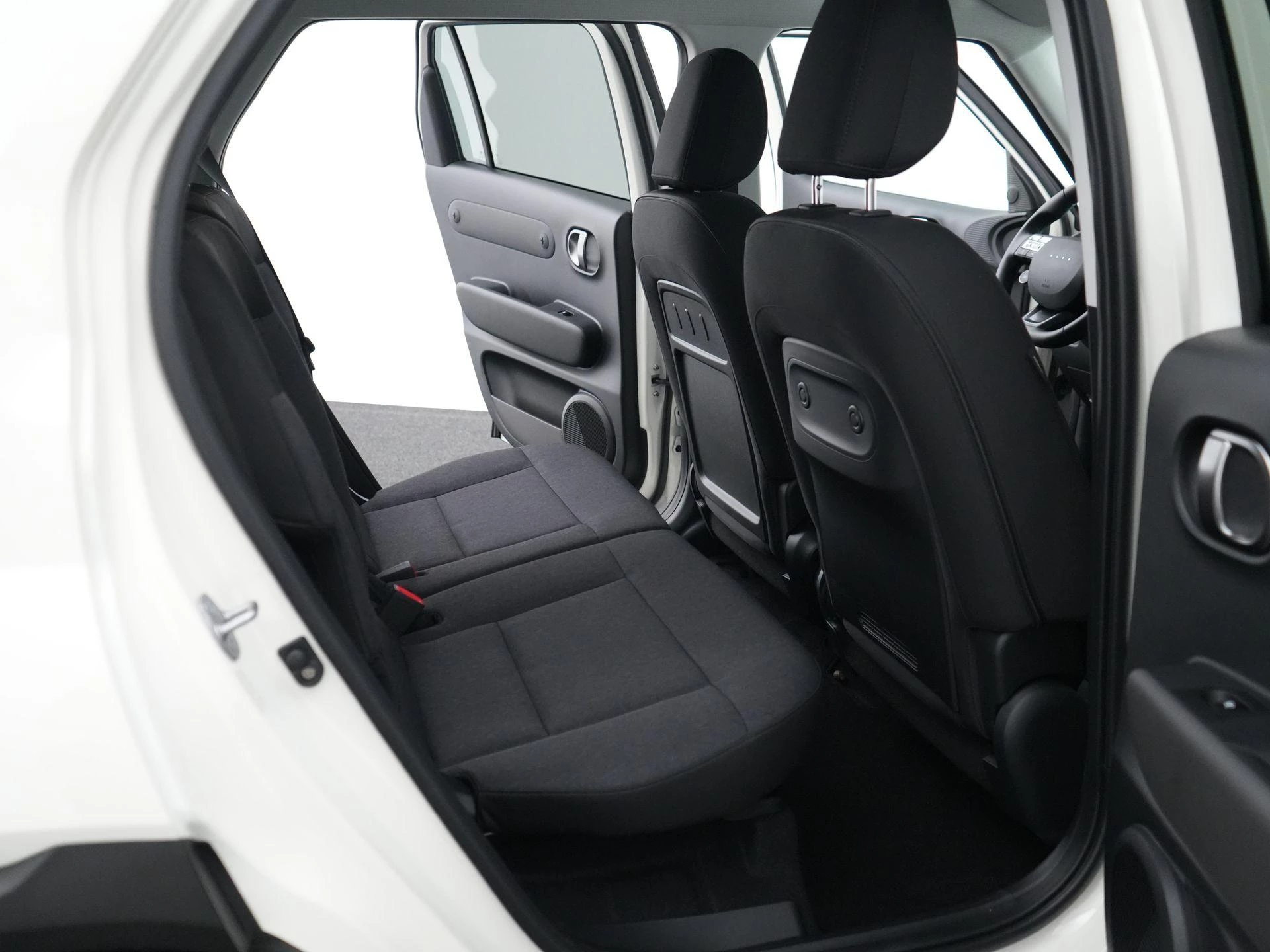 Hyundai-Inster-image-31