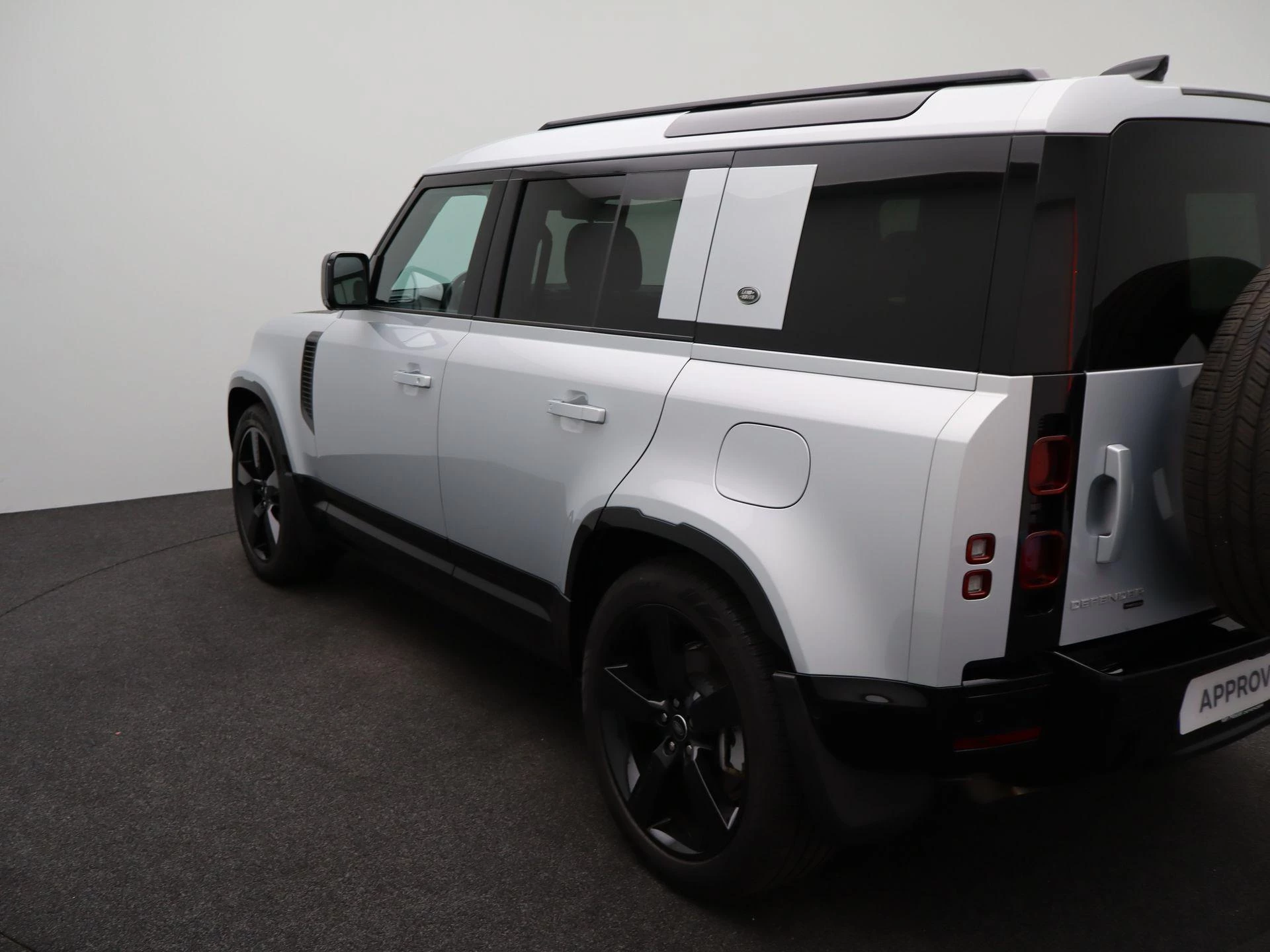 Land Rover Defender 110 P400e XS Edition