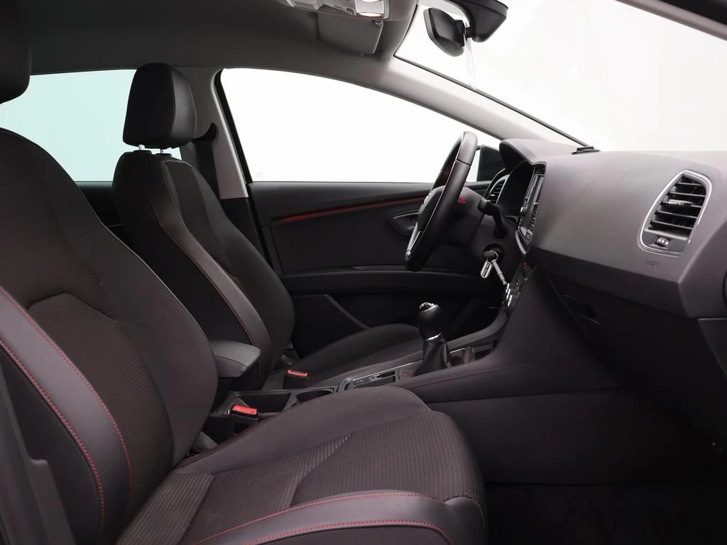 SEAT Leon ST Leon ST 1.4TSI FR 125PK *TREKHAAK*BLTH*APP-CONNECT*PDC ACHTER*NAVI*...*
