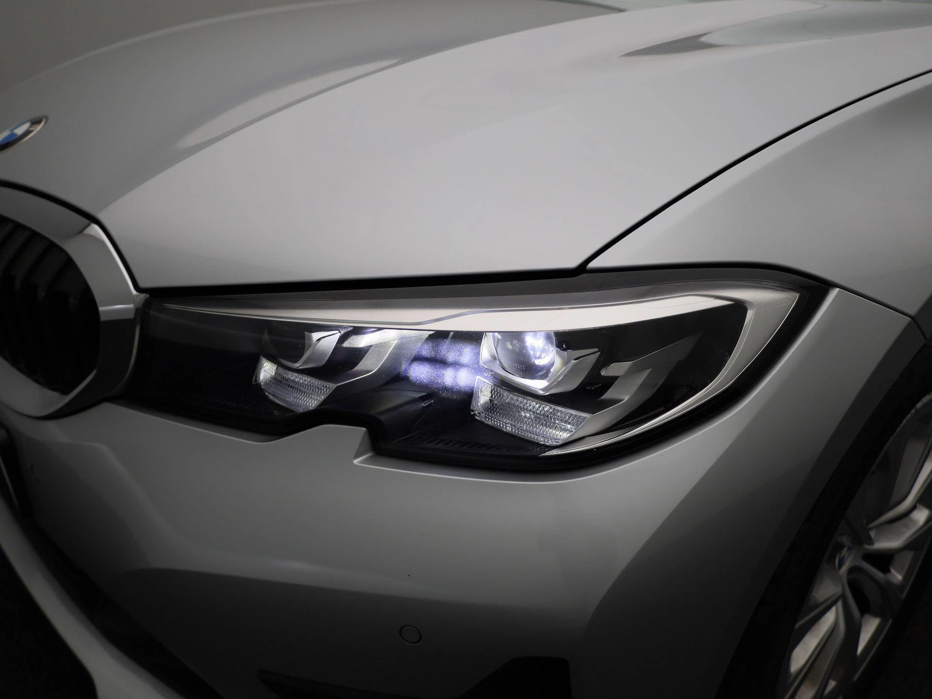BMW 3 Reeks Touring 318dA (110 kW)