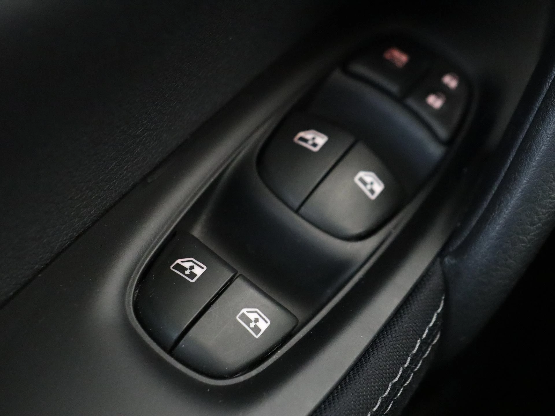 Nissan-QASHQAI-image-30