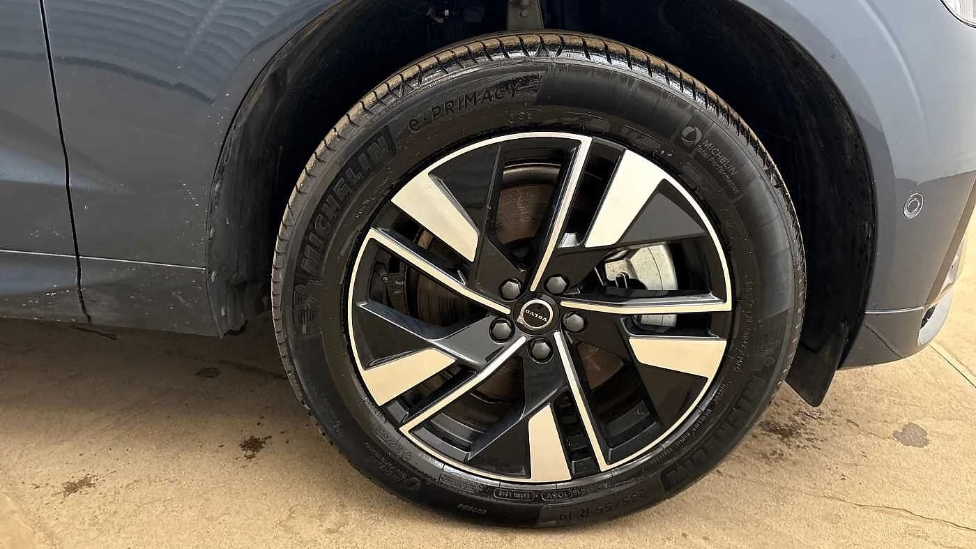 Volvo XC60 T6 AWD PHEV Electric/Petrol Plus Dark