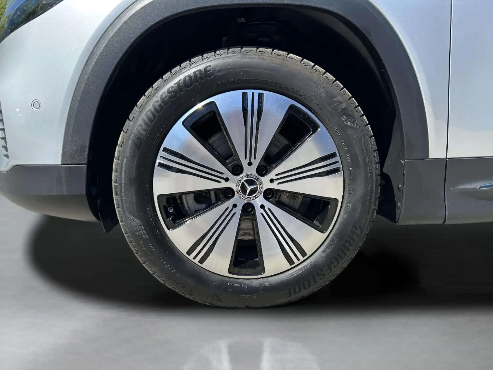 Mercedes-Benz-EQB-image-8