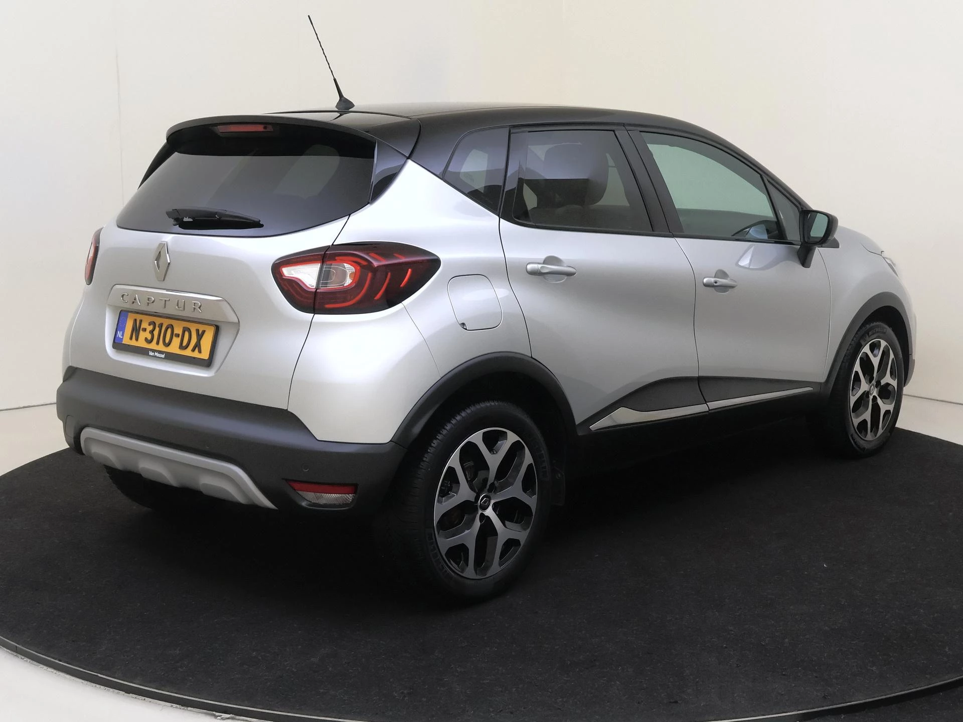 Renault Captur 1.3 TCe150 Intens AUTOMAAT