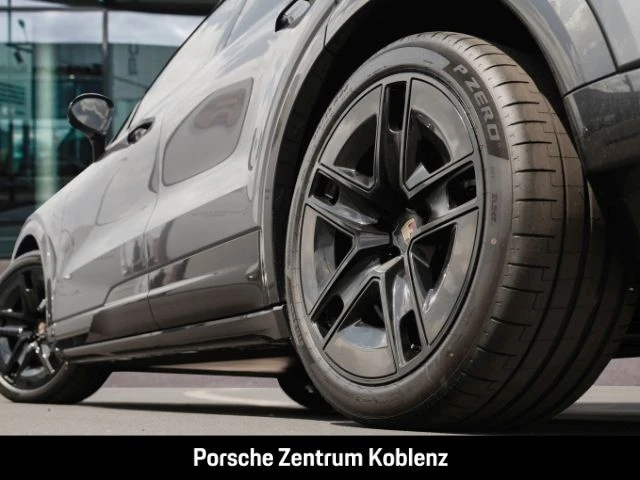 Porsche Cayenne Coupe Electric -