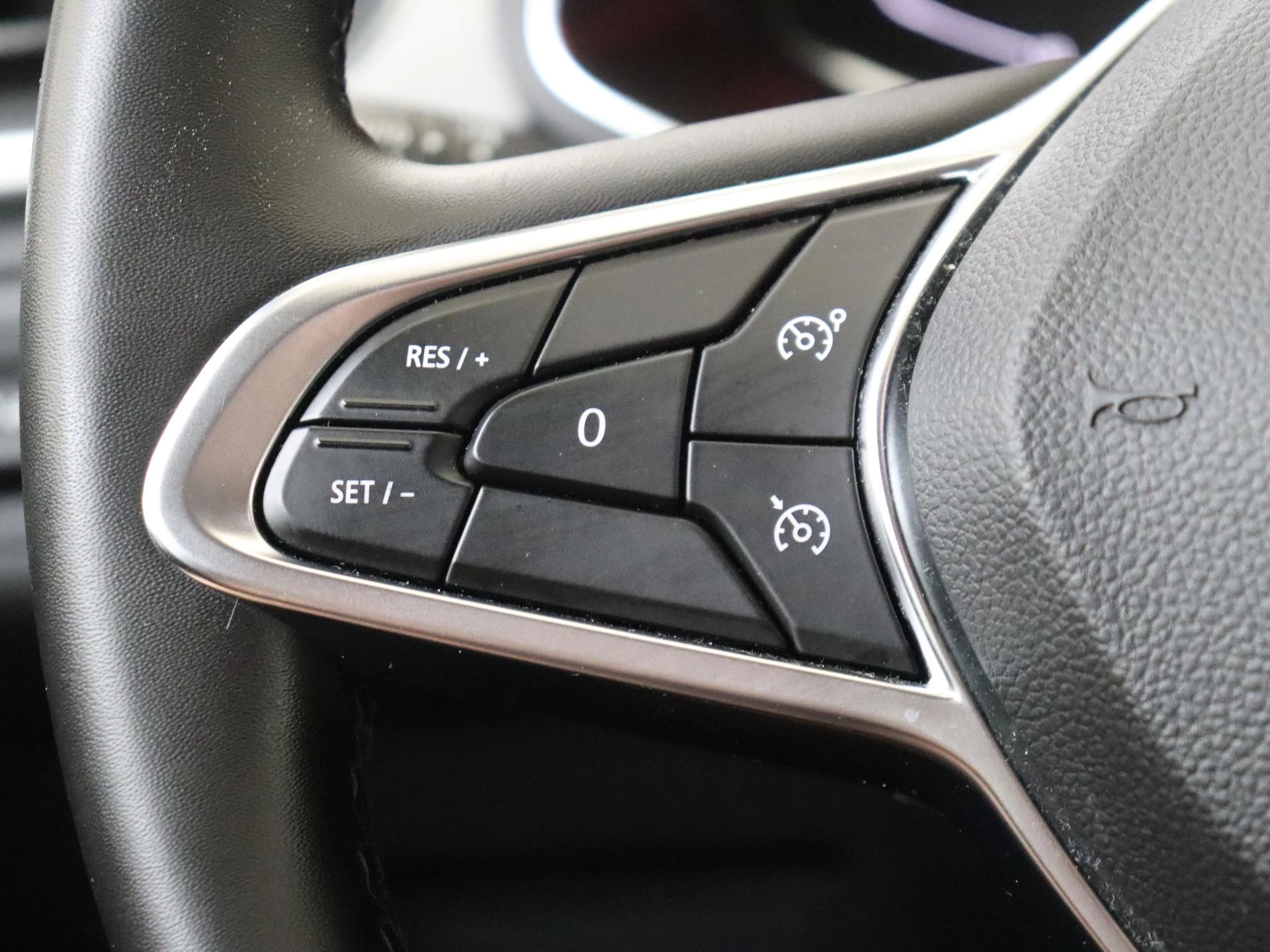 Renault-Captur-image-16