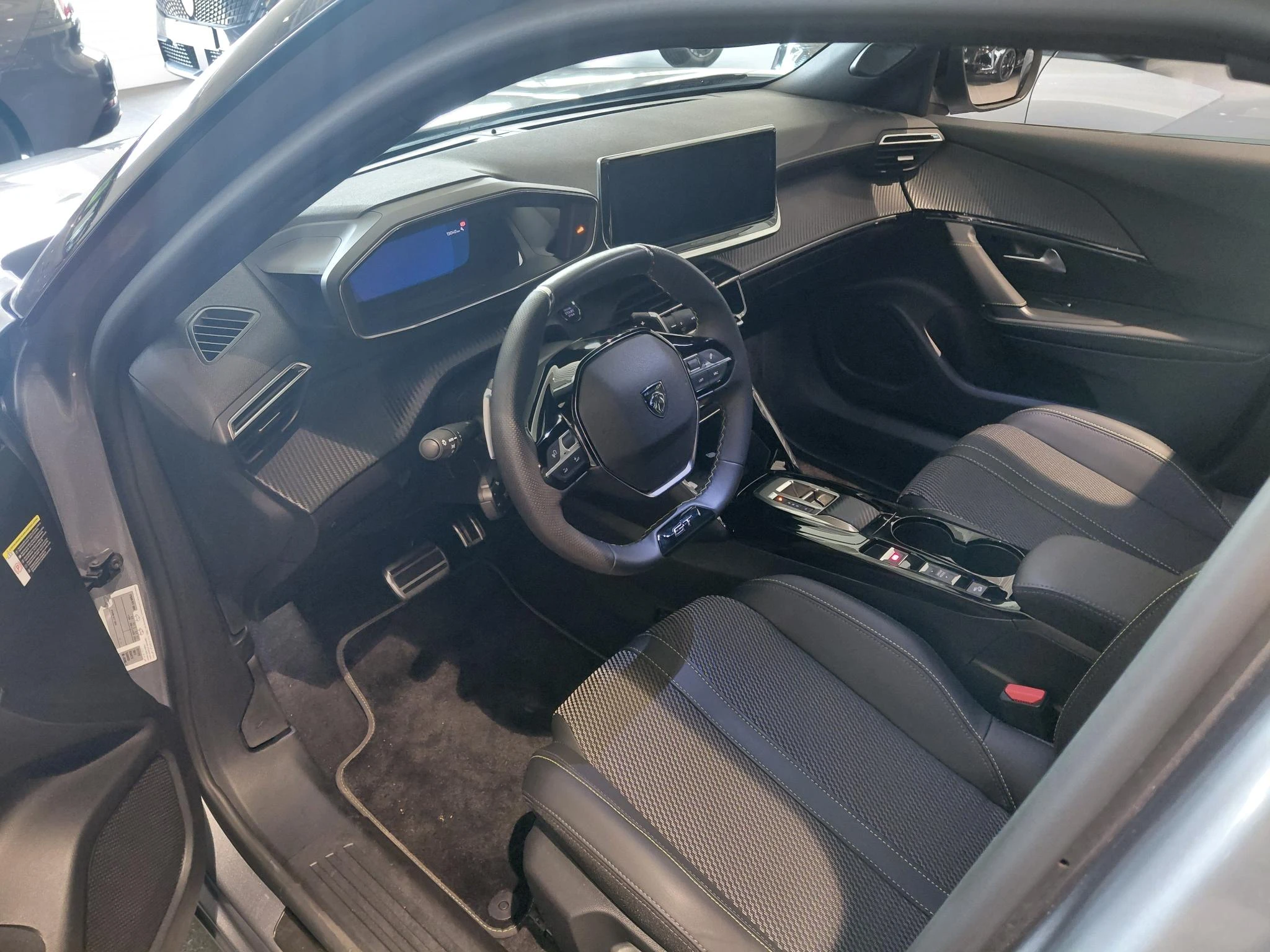 Peugeot-2008-image-10