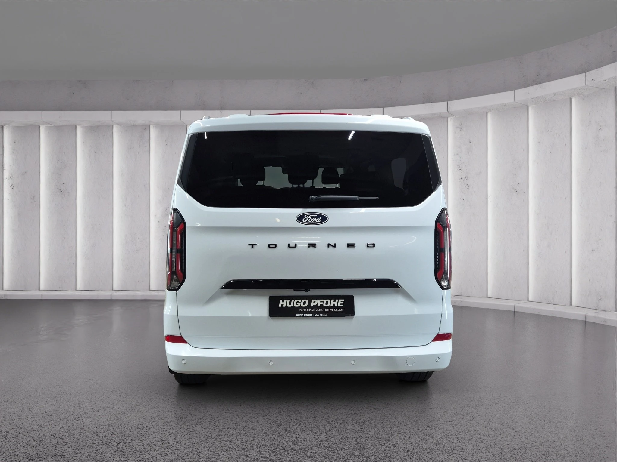 Ford-Tourneo Custom-image-3