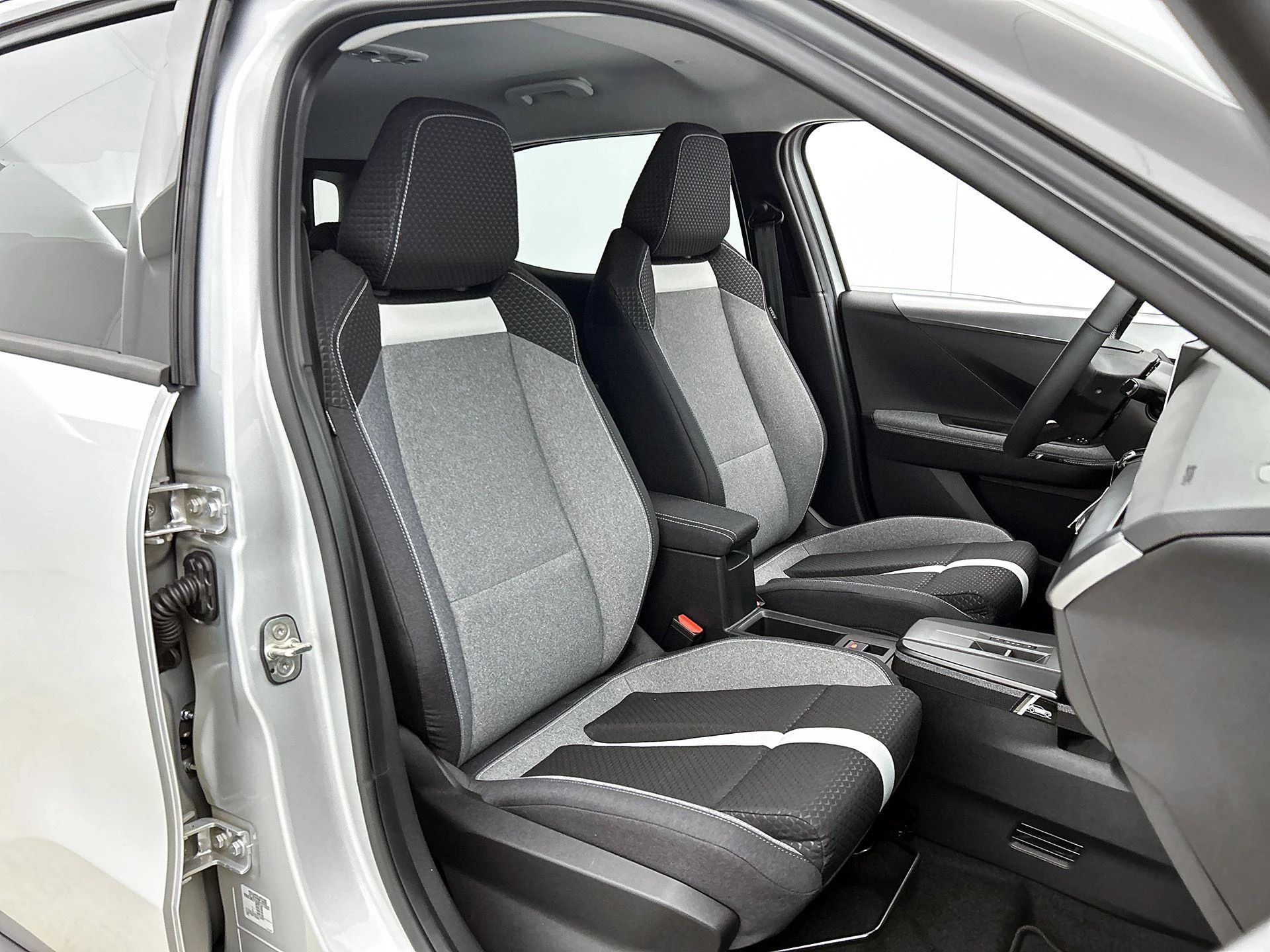 Opel-Frontera-image-37