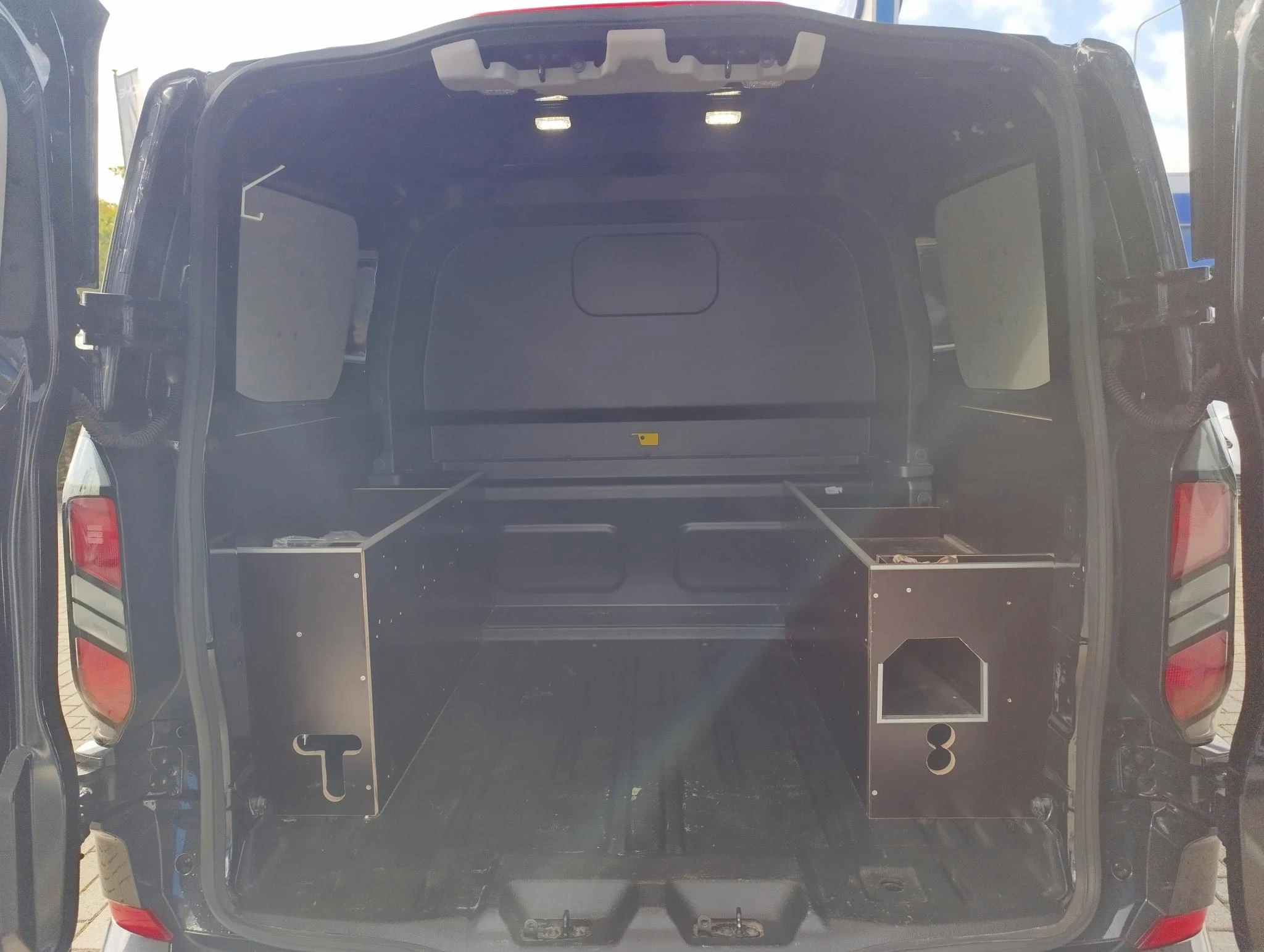 Ford-Transit Custom-image-12