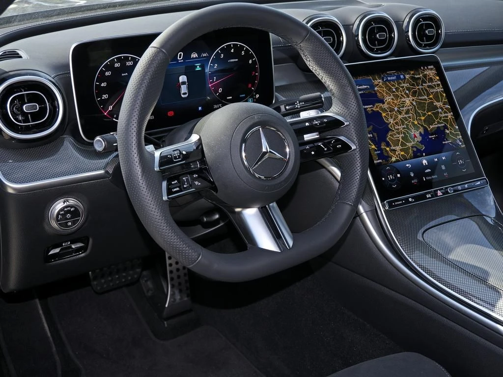 Mercedes-Benz-C-Klasse 300-image-9