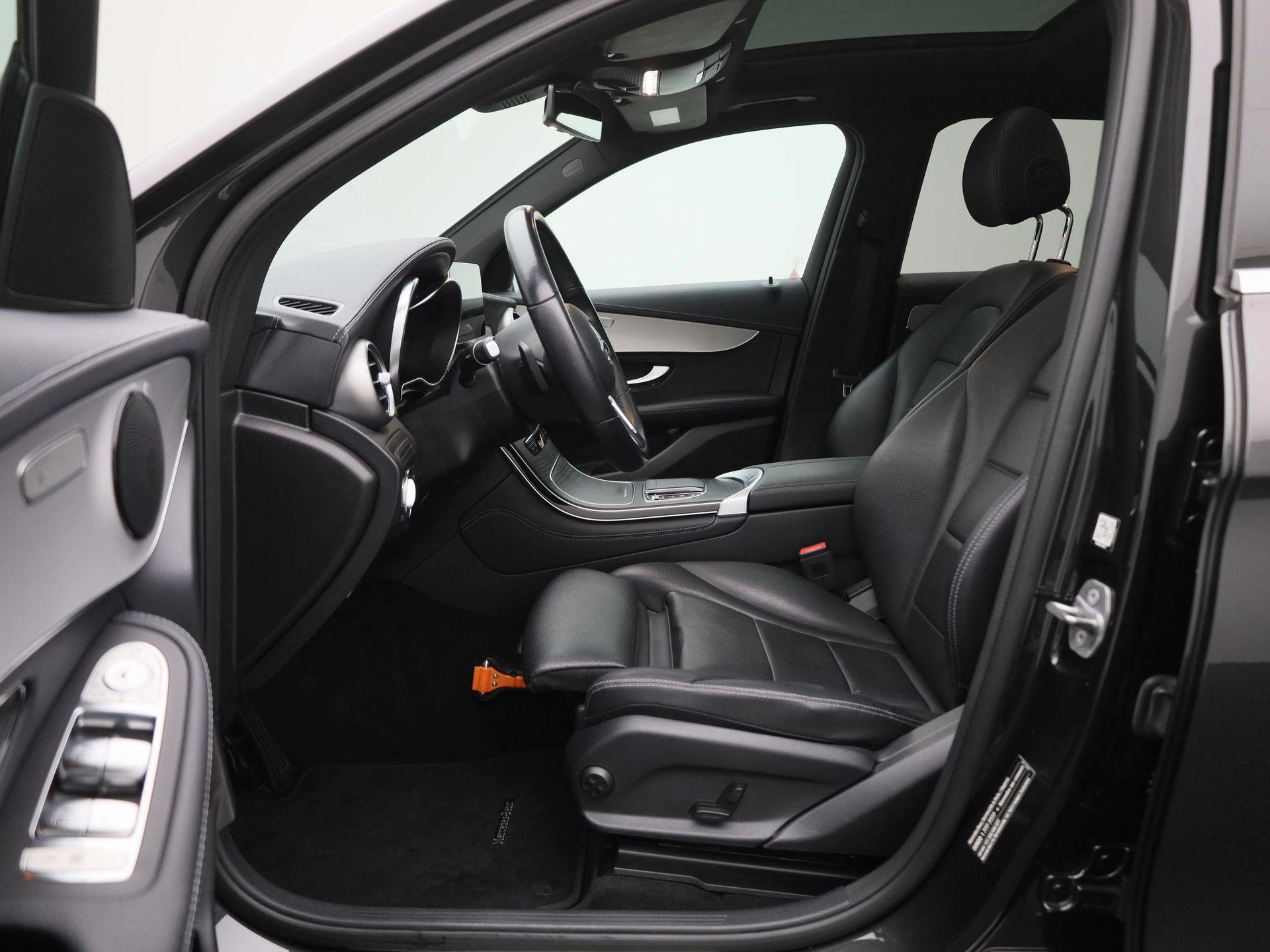 Mercedes-Benz-GLC-image-10