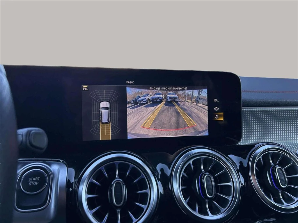 Mercedes-Benz-EQB-image-17