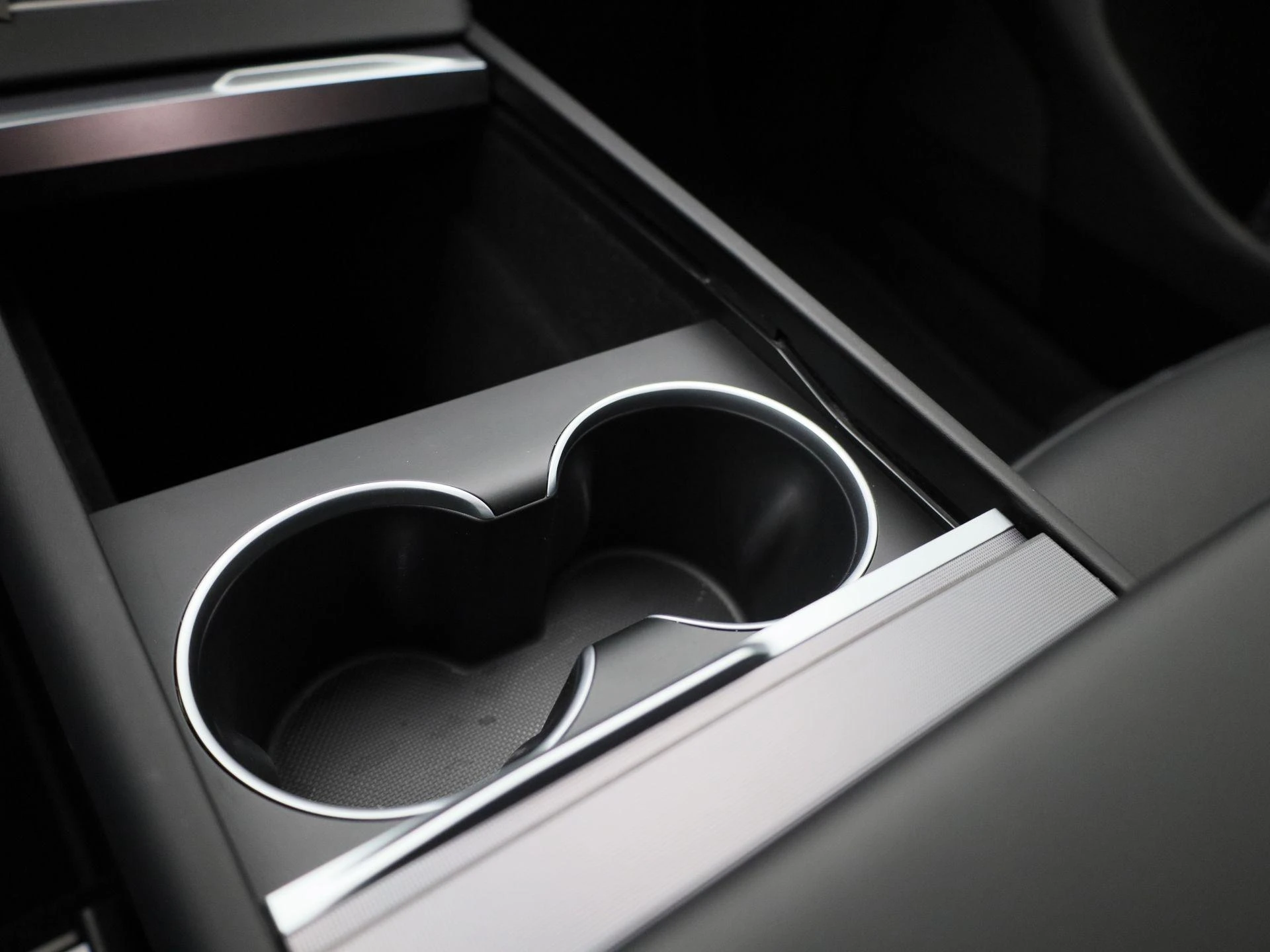 Tesla-Model Y-image-29