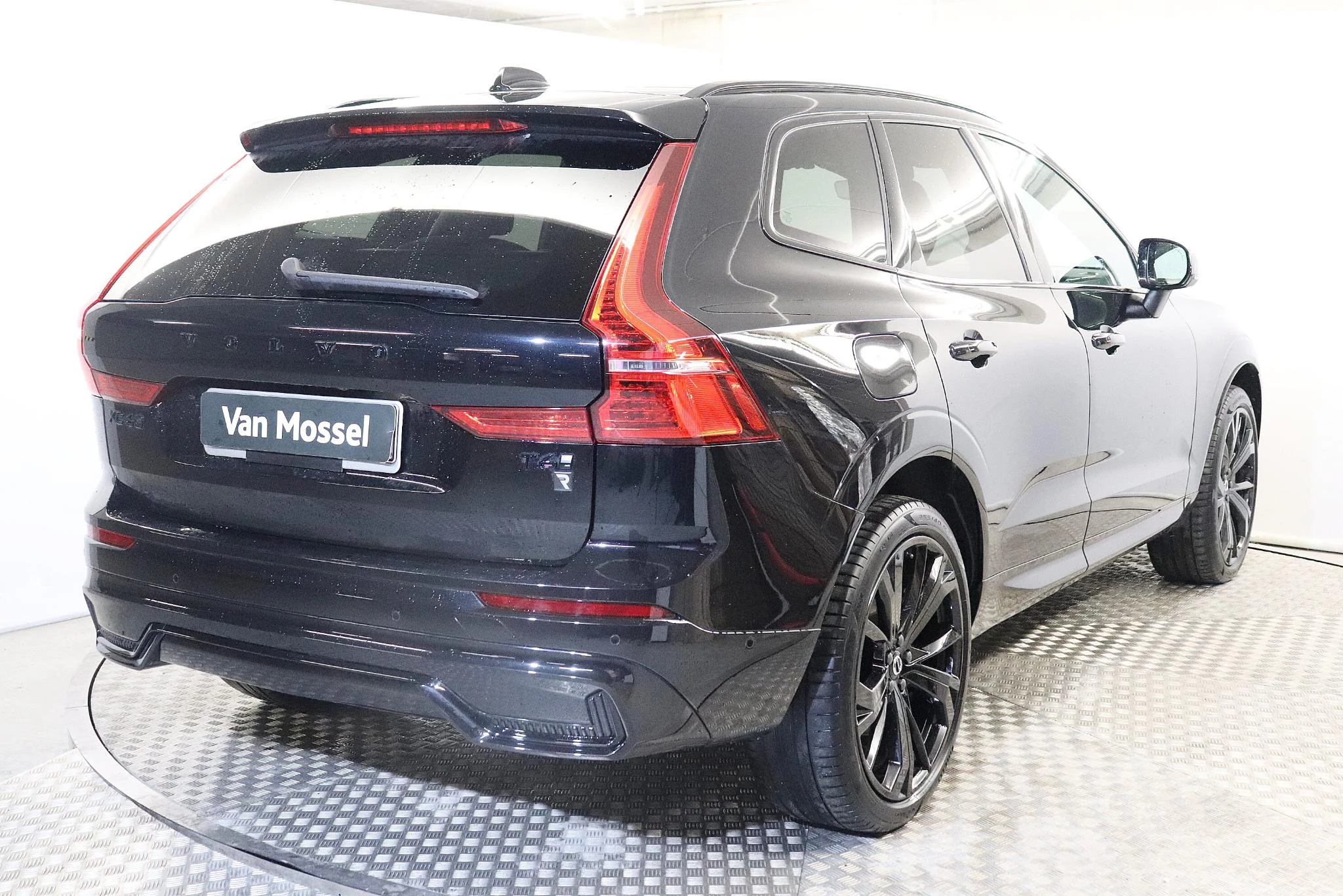 Volvo-XC60-image-2
