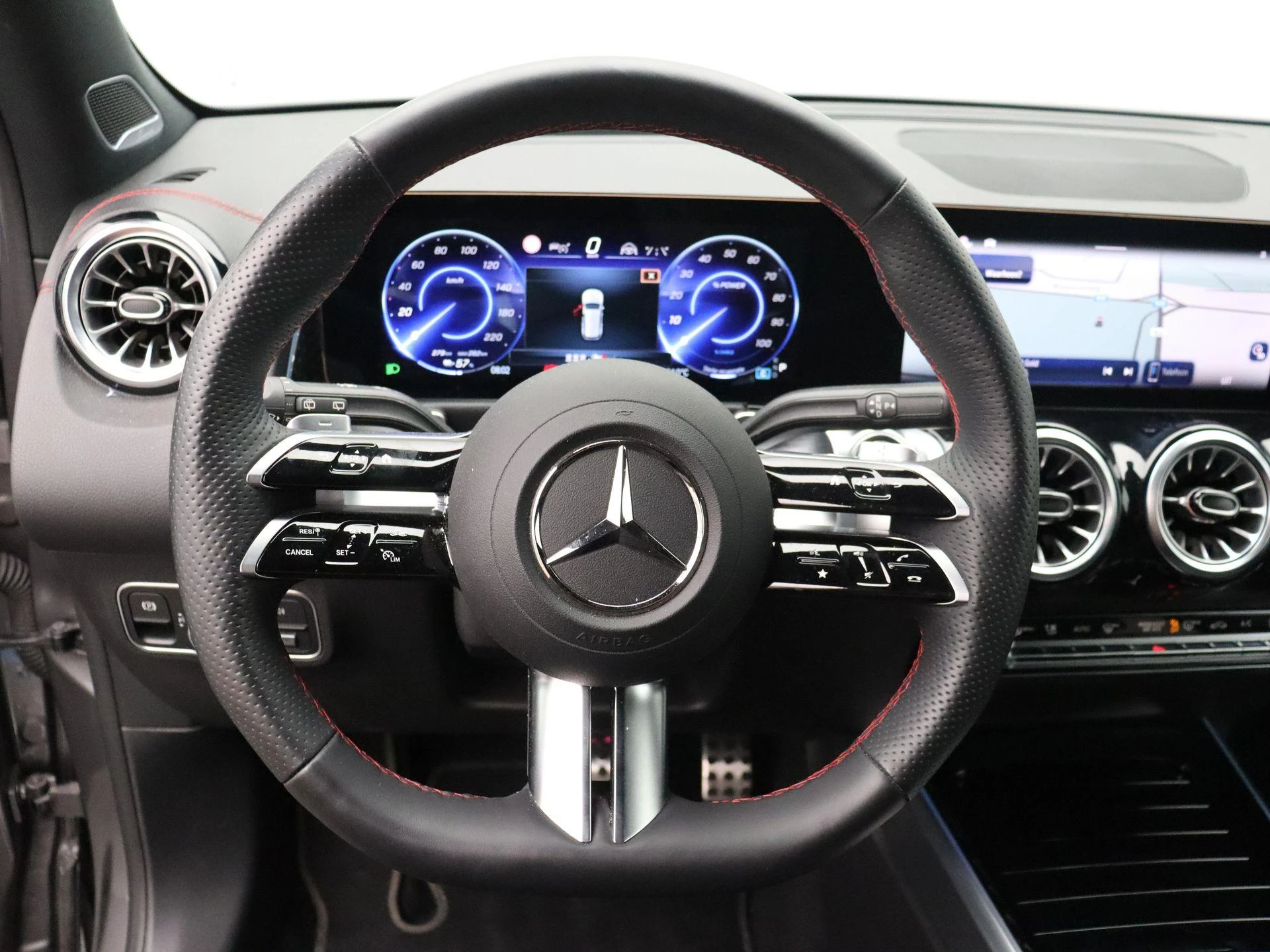 Mercedes-Benz EQB 250+ AMG LINE + HEAD UP + BURMESTER + CARPLAY +