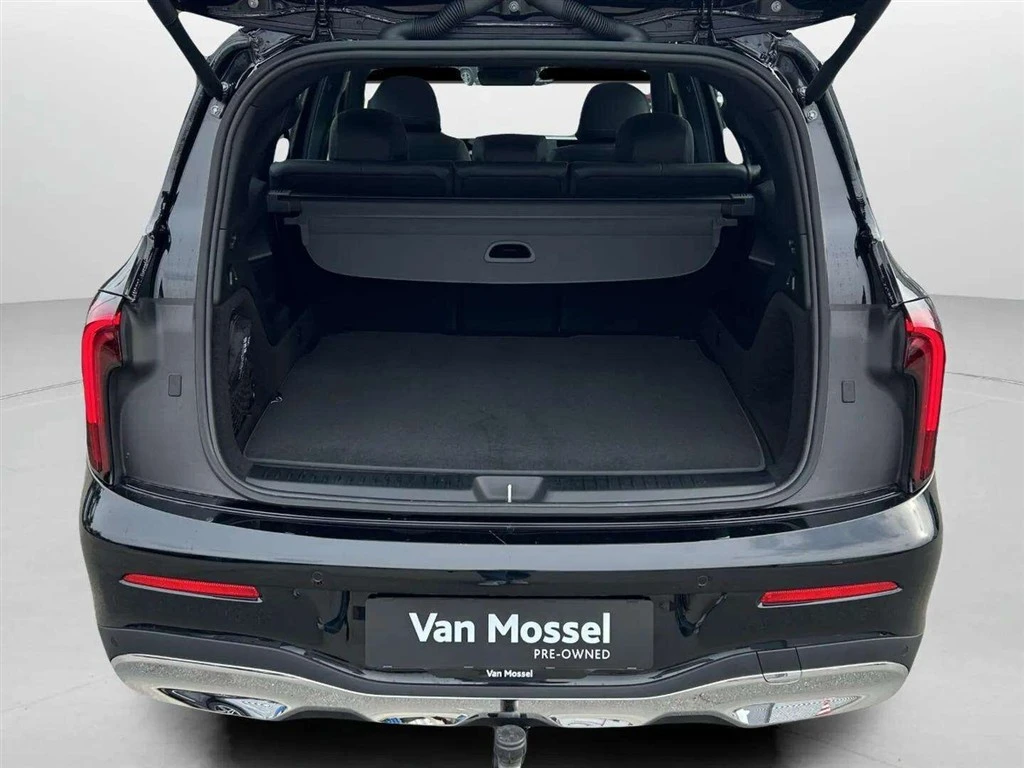 Mercedes-Benz-GLB-image-23