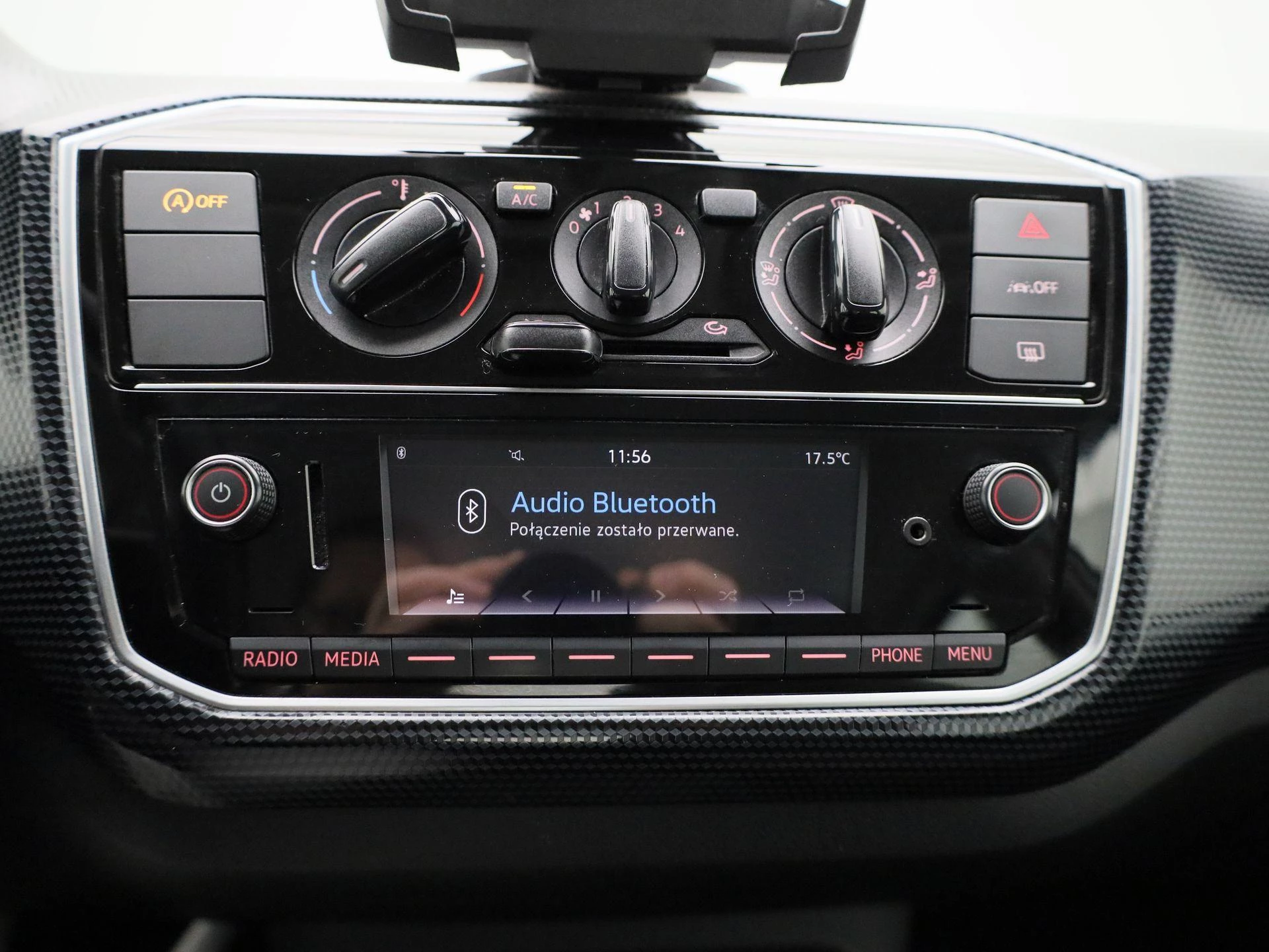Volkswagen-up!-image-16