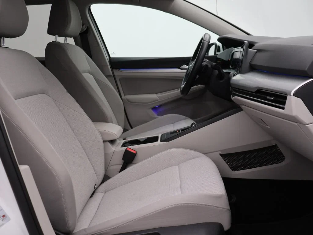 Volkswagen-Golf-image-10
