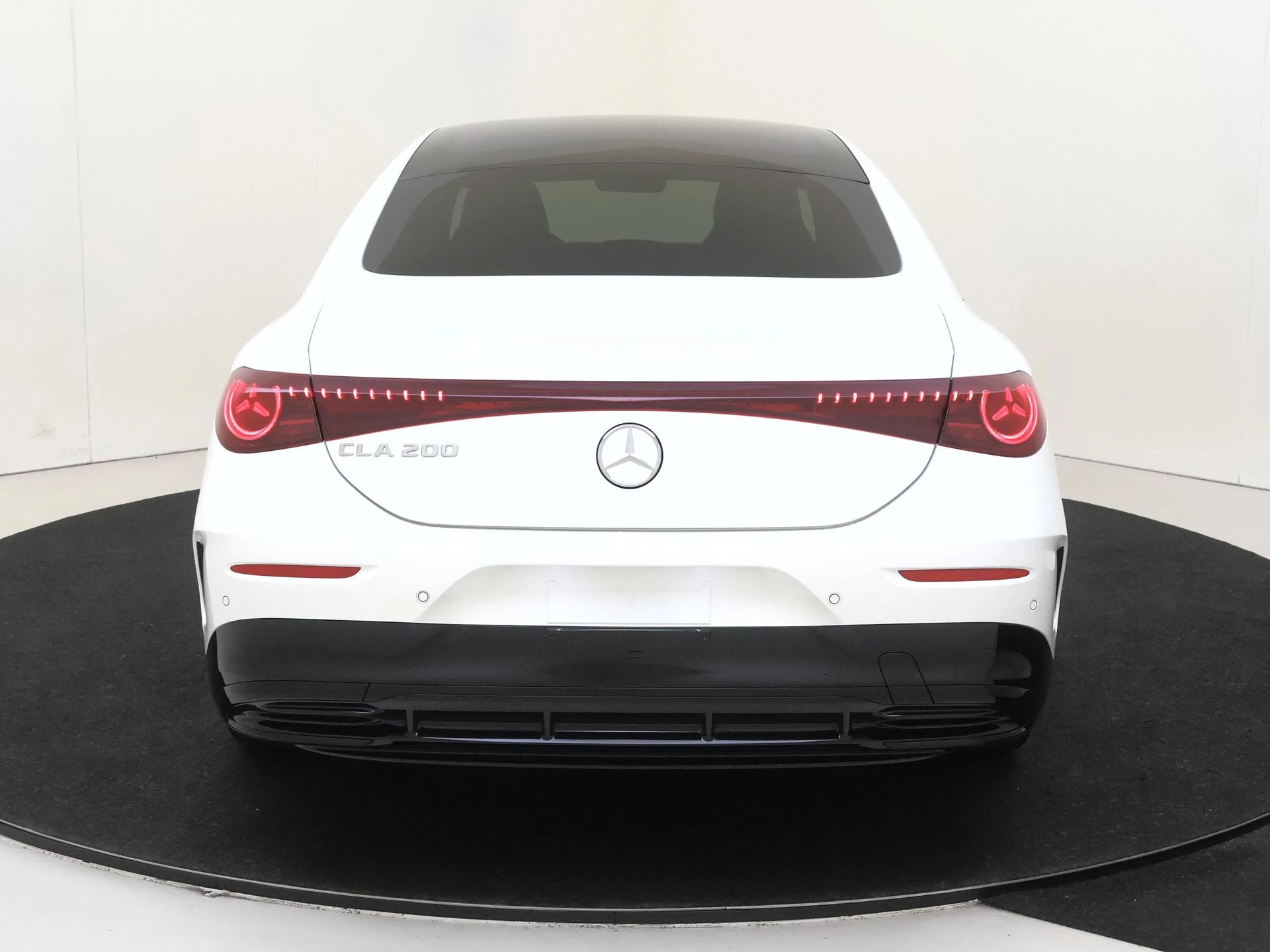 Mercedes-Benz-CLA-image-6