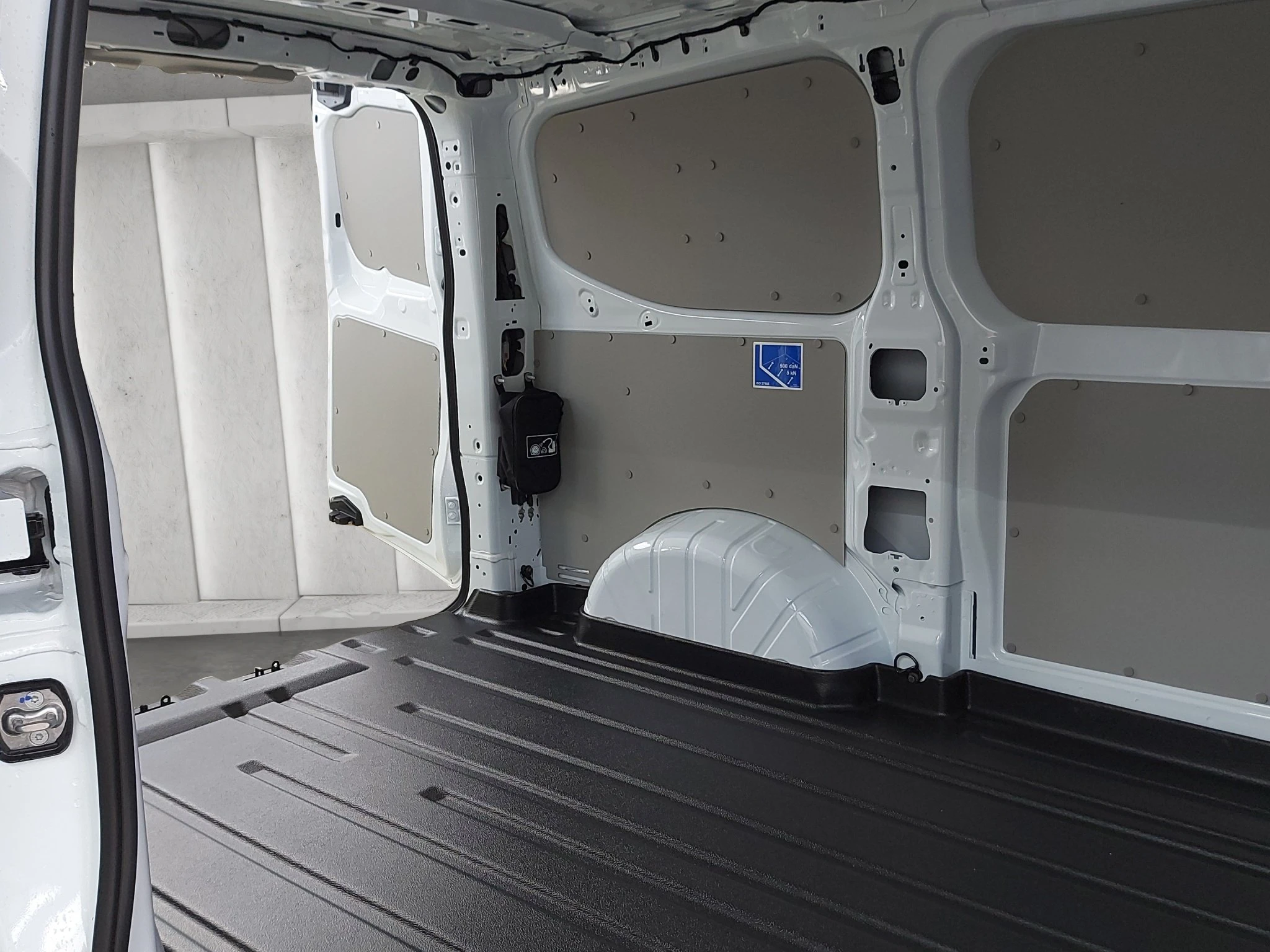 Ford-Transit Custom-image-10