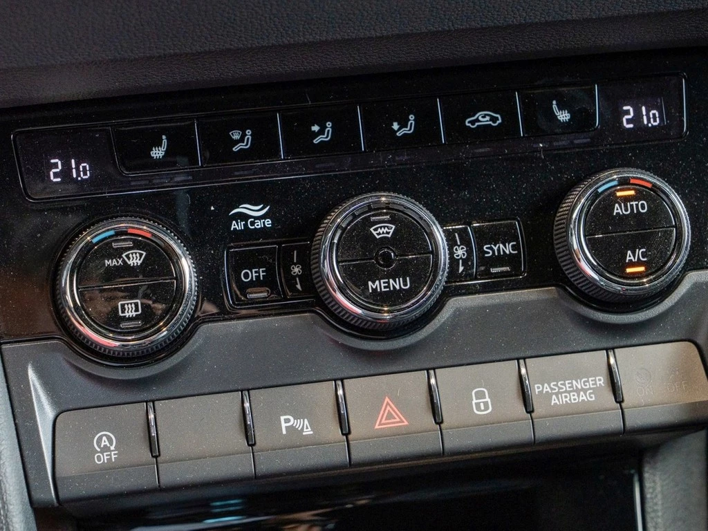 Škoda Karoq 1.5TSI DSG Sportline Navi/ACC
