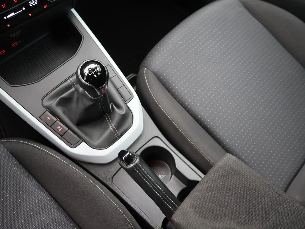SEAT-Arona-image-14