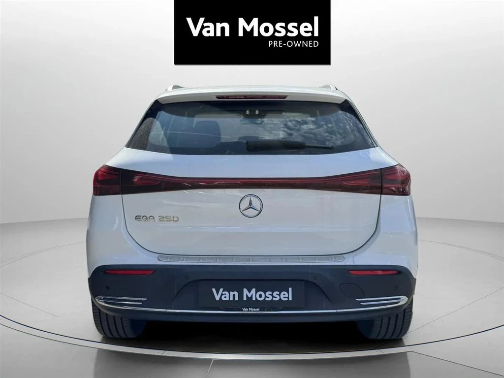 Mercedes-Benz-EQA-image-5