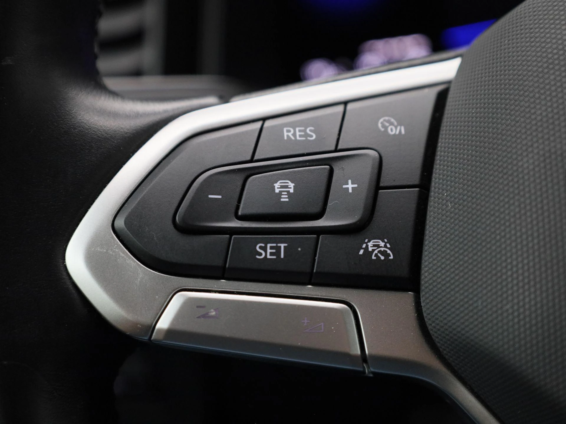 Volkswagen-Polo-image-19