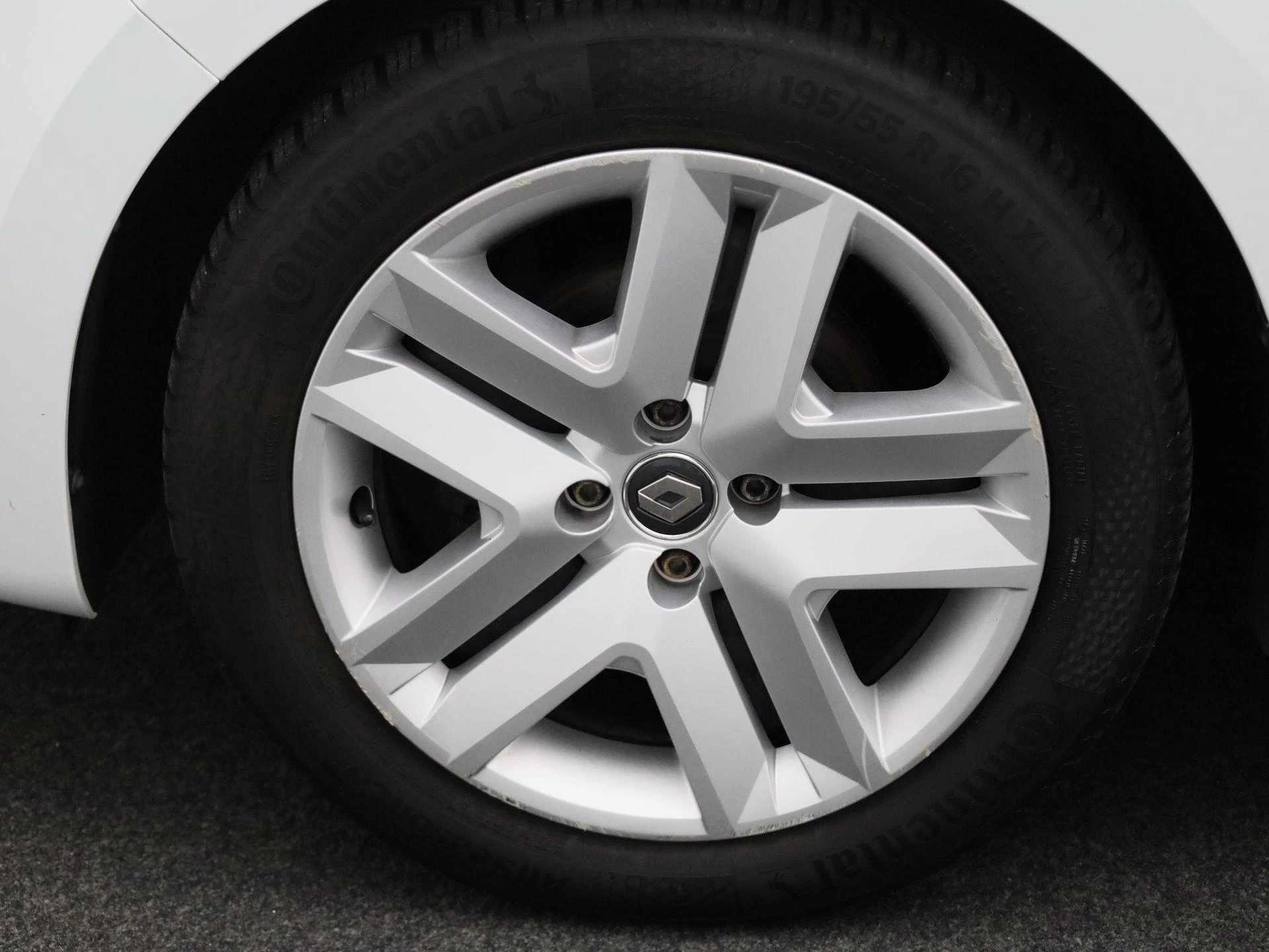 Renault-Clio-image-12