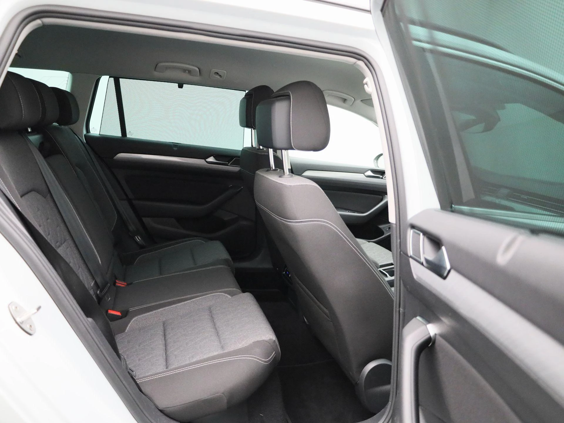 Volkswagen-Passat-image-40