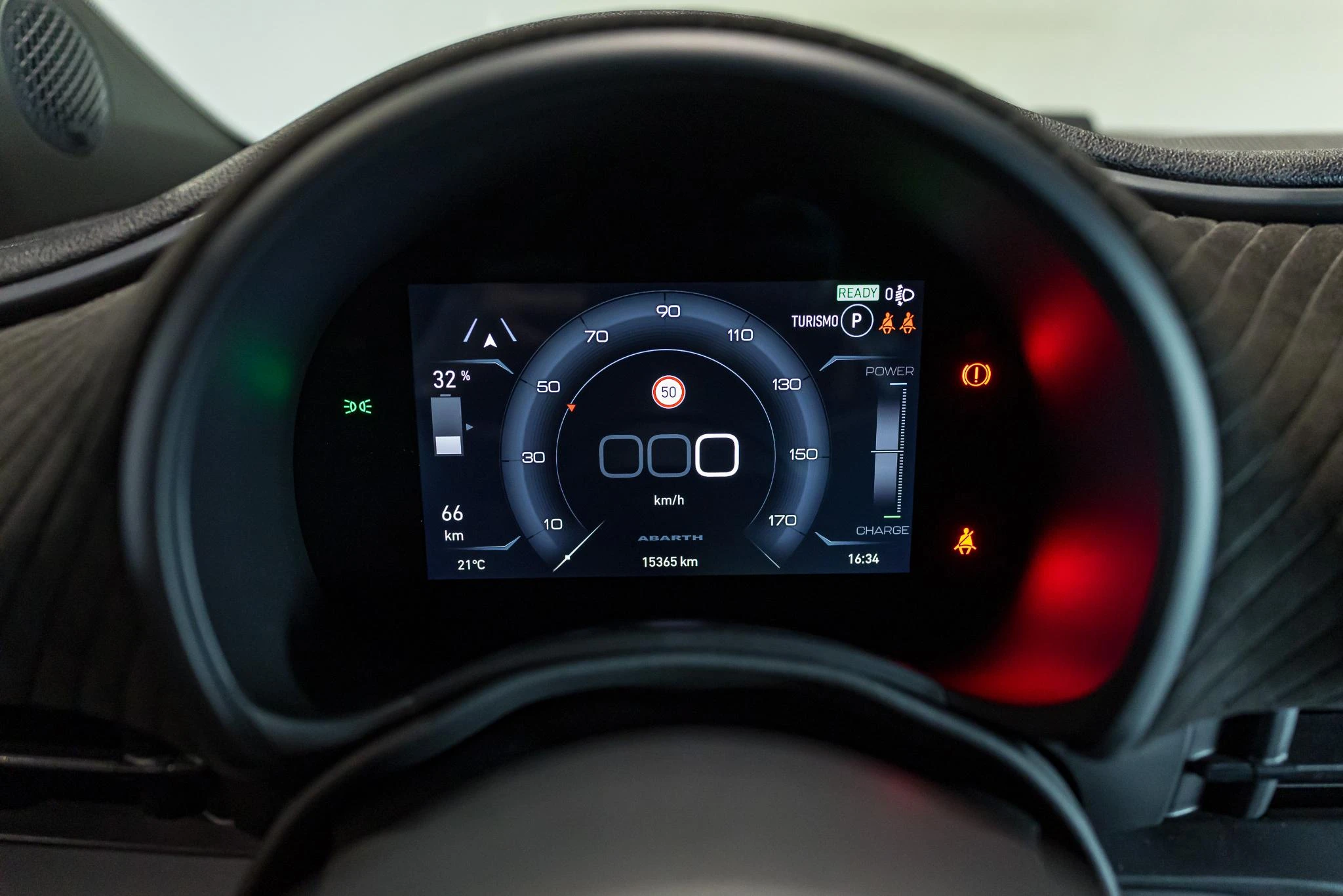 Abarth 500e 42-kWh 114kw Scorpionissima