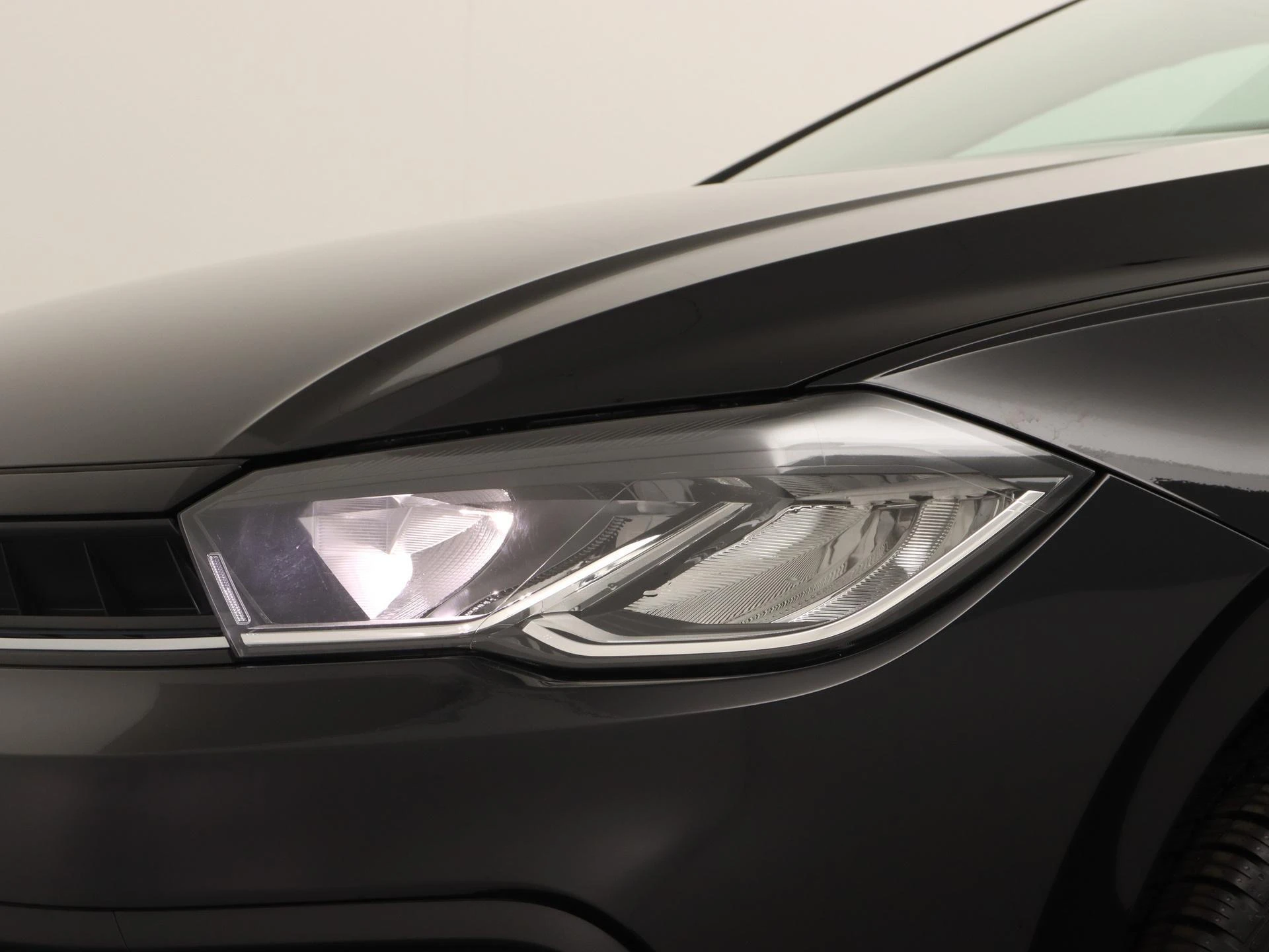 Volkswagen-Polo-image-4